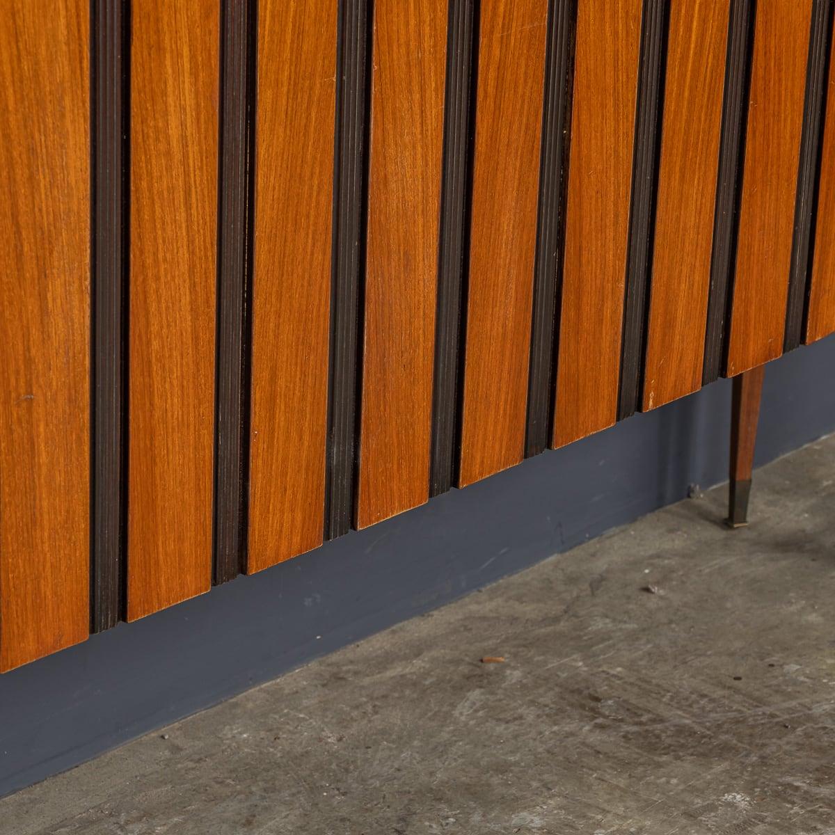 Buffet in legno a righe di Paolo Buffa della metà del XX secolo, 1950 ca. in vendita 4