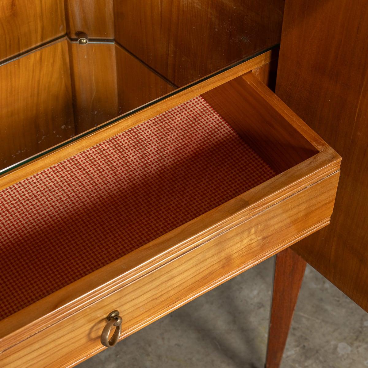Buffet in legno a righe di Paolo Buffa della metà del XX secolo, 1950 ca. in vendita 12