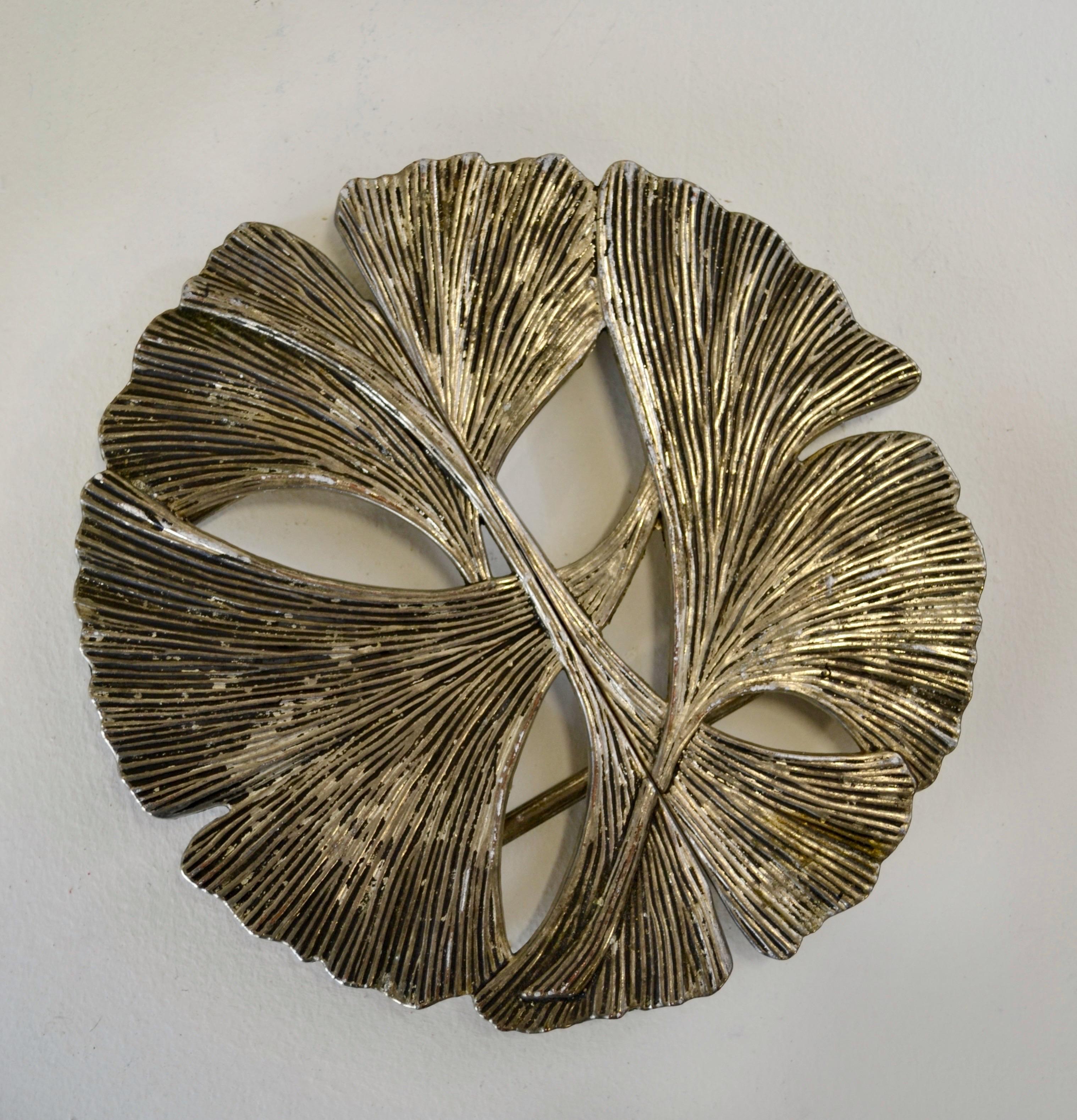 Hollywood Regency Dessous-de-plat télescopique italien du milieu du 20e siècle avec motif de feuilles de ginkgo en vente