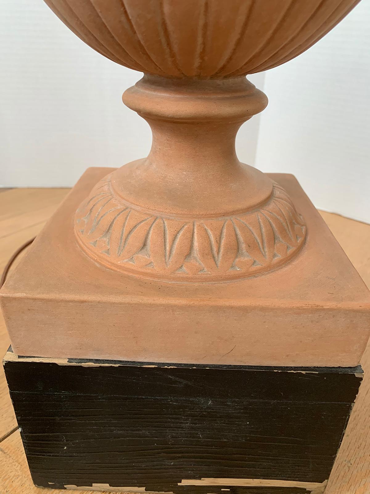 Mid-20th Century Italian Terracotta Urn as Lamp For Sale 8