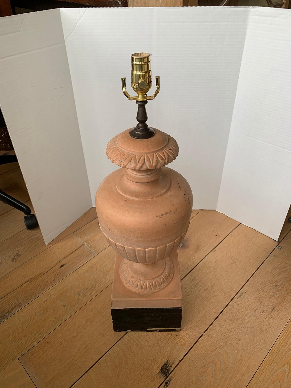 Mid-20th Century Italian Terracotta Urn as Lamp For Sale 10