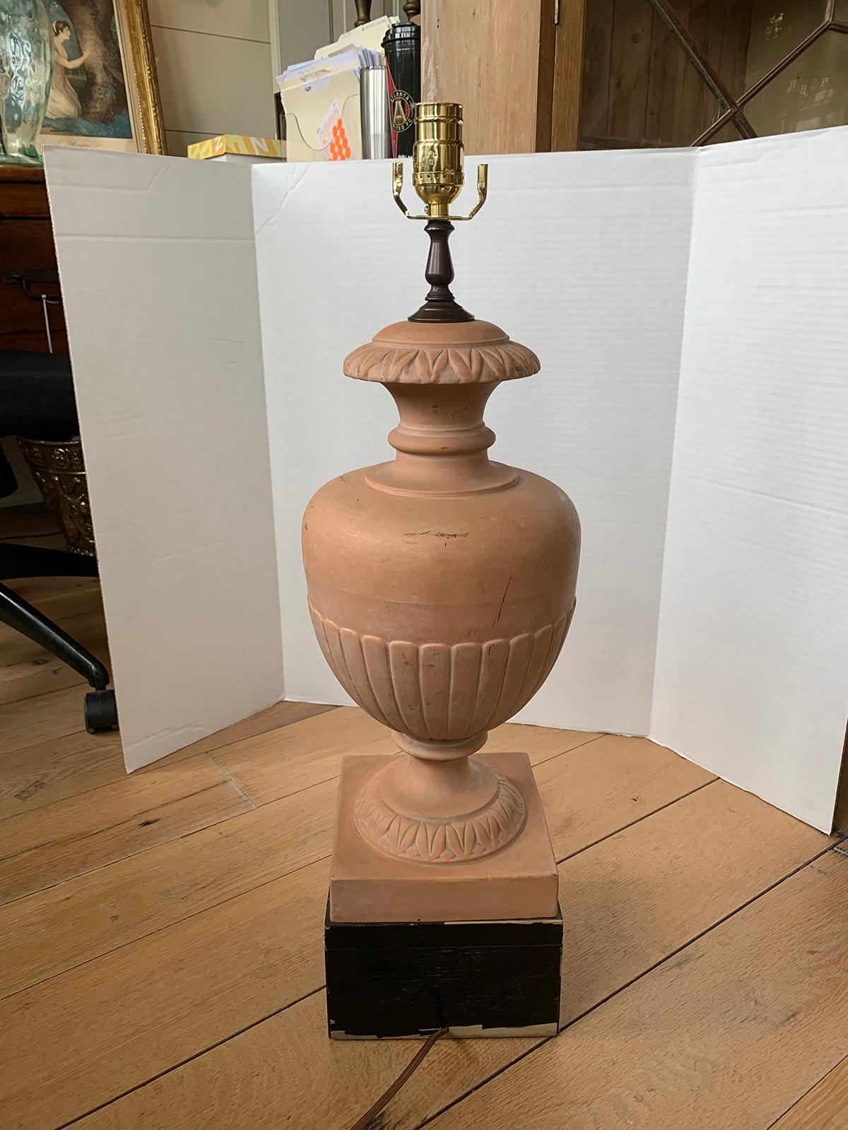 Mid-20th Century Italian Terracotta Urn as Lamp For Sale 2