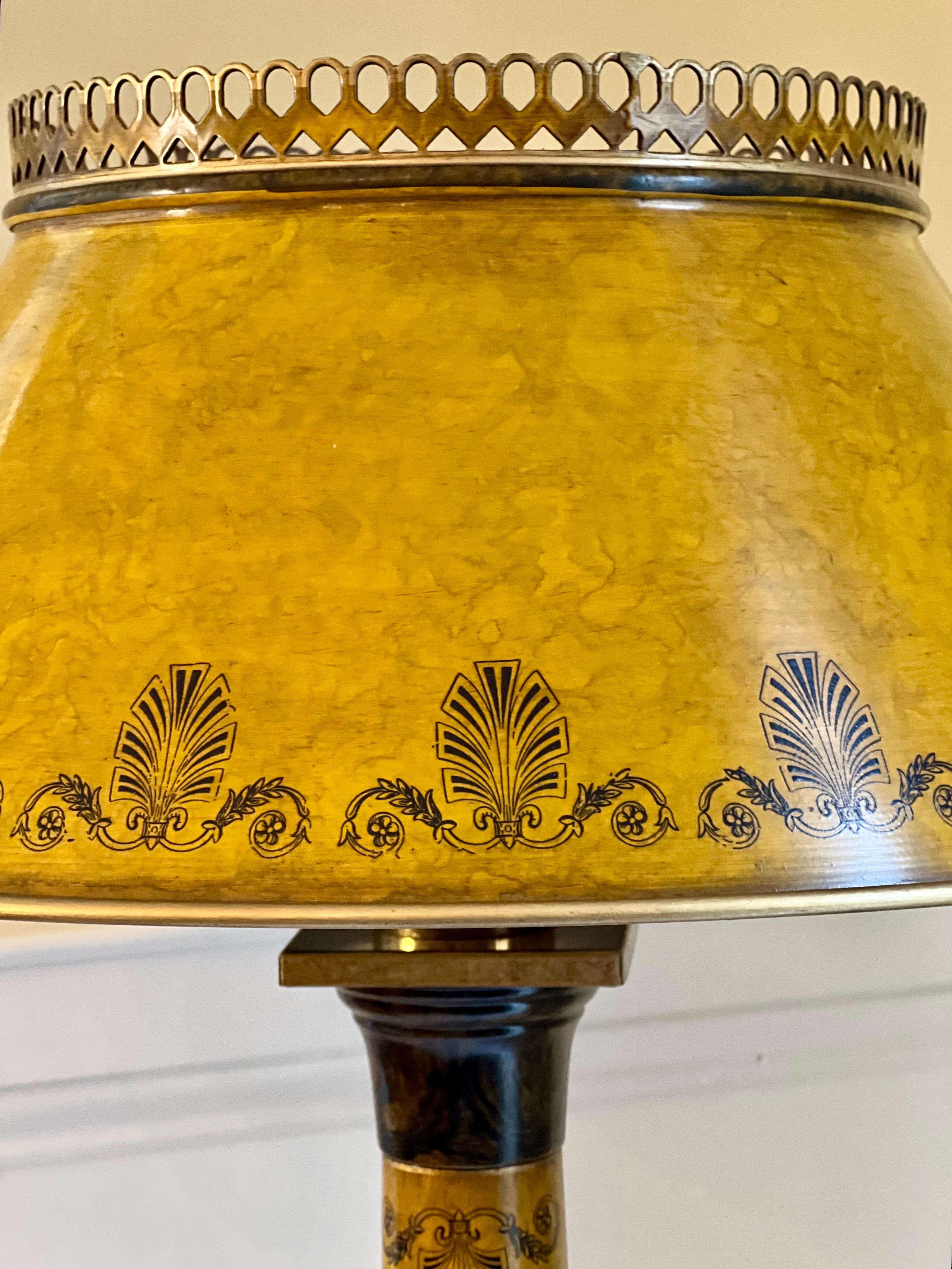 Mid 20th Century Italian Tole Lamp  For Sale 4