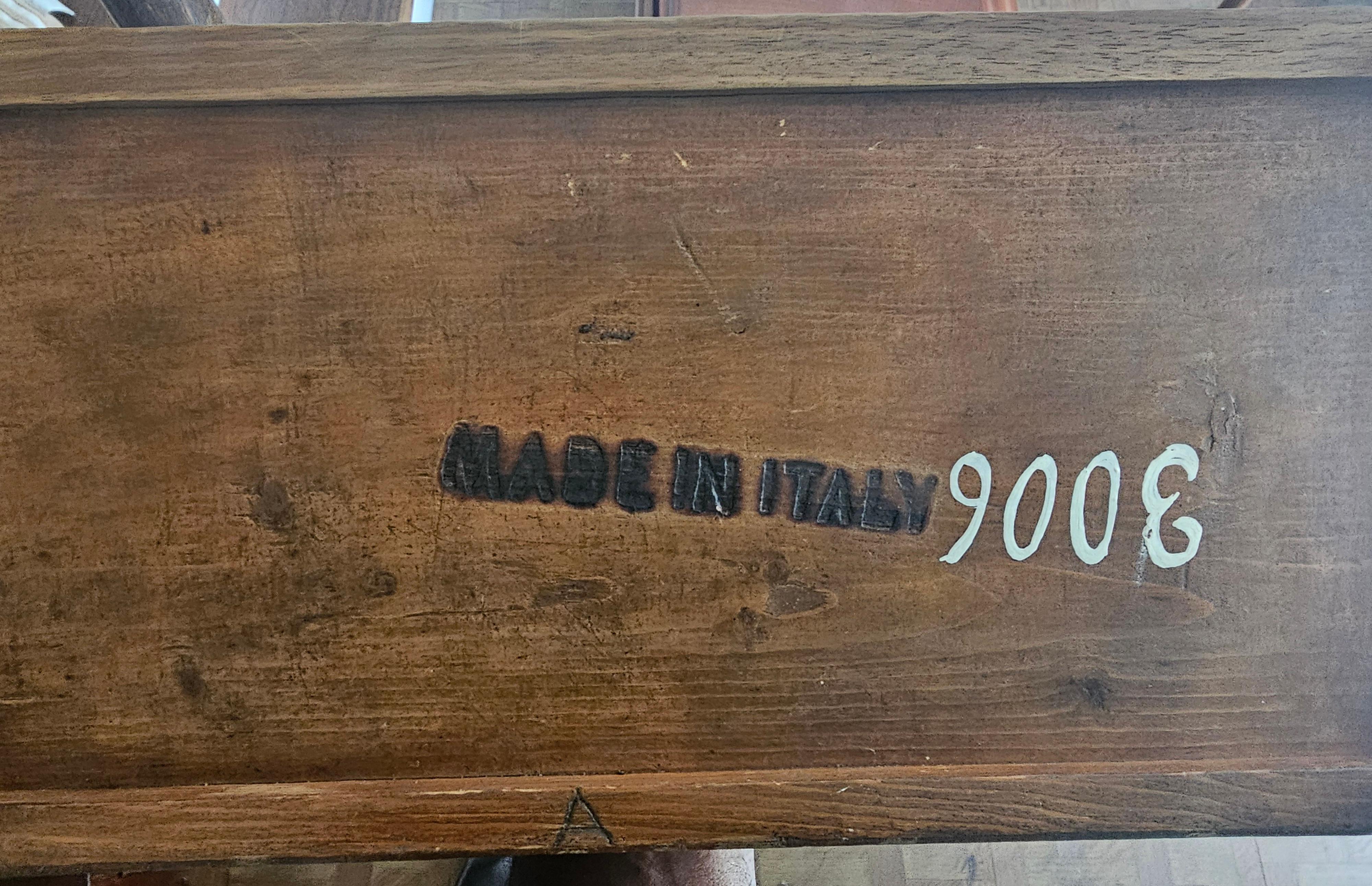 Mid 20th Century Italian Walnut Crossbanded Inlaid Jewelry Chest For Sale 4
