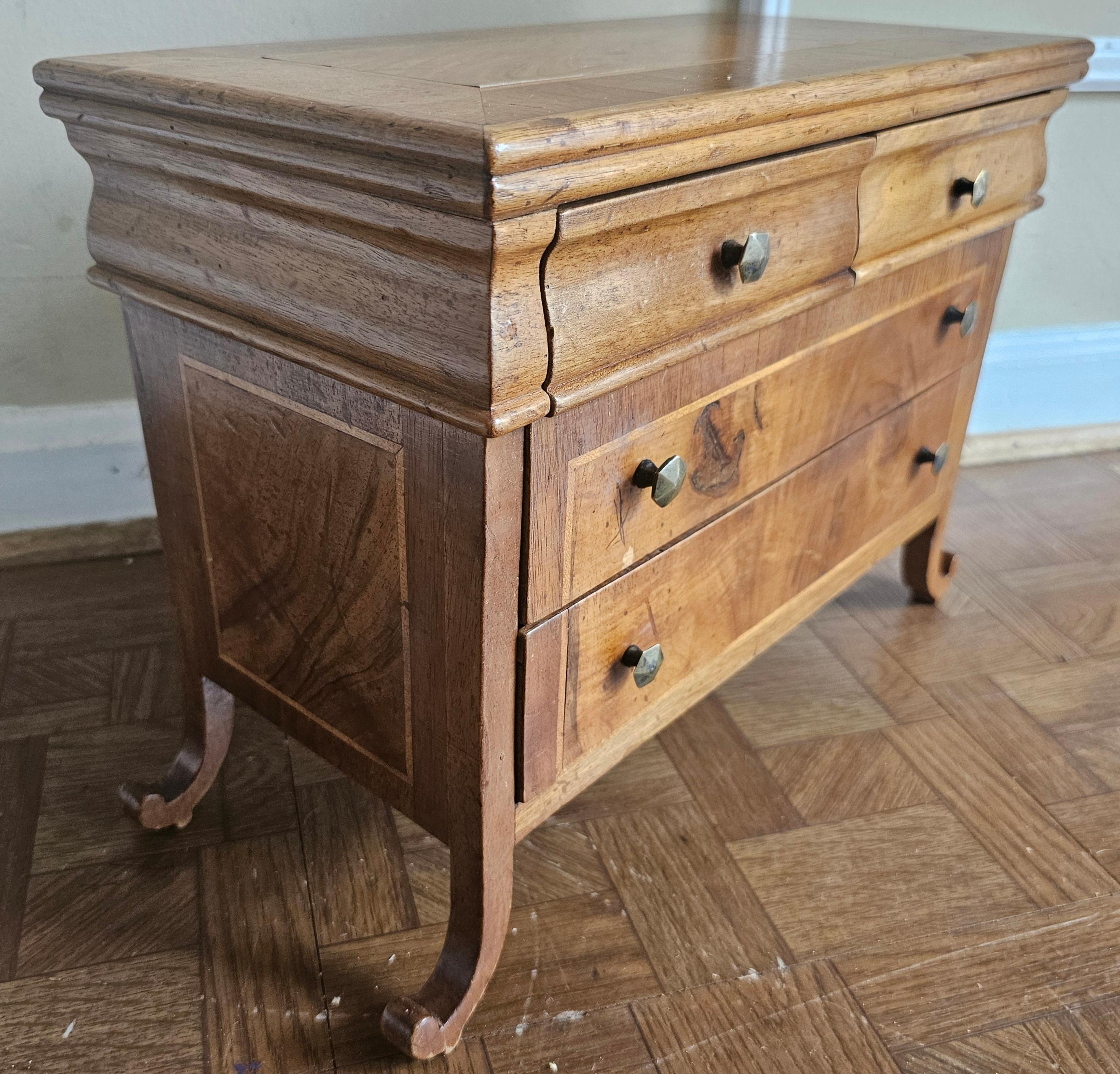 Felt Mid 20th Century Italian Walnut Crossbanded Inlaid Jewelry Chest For Sale