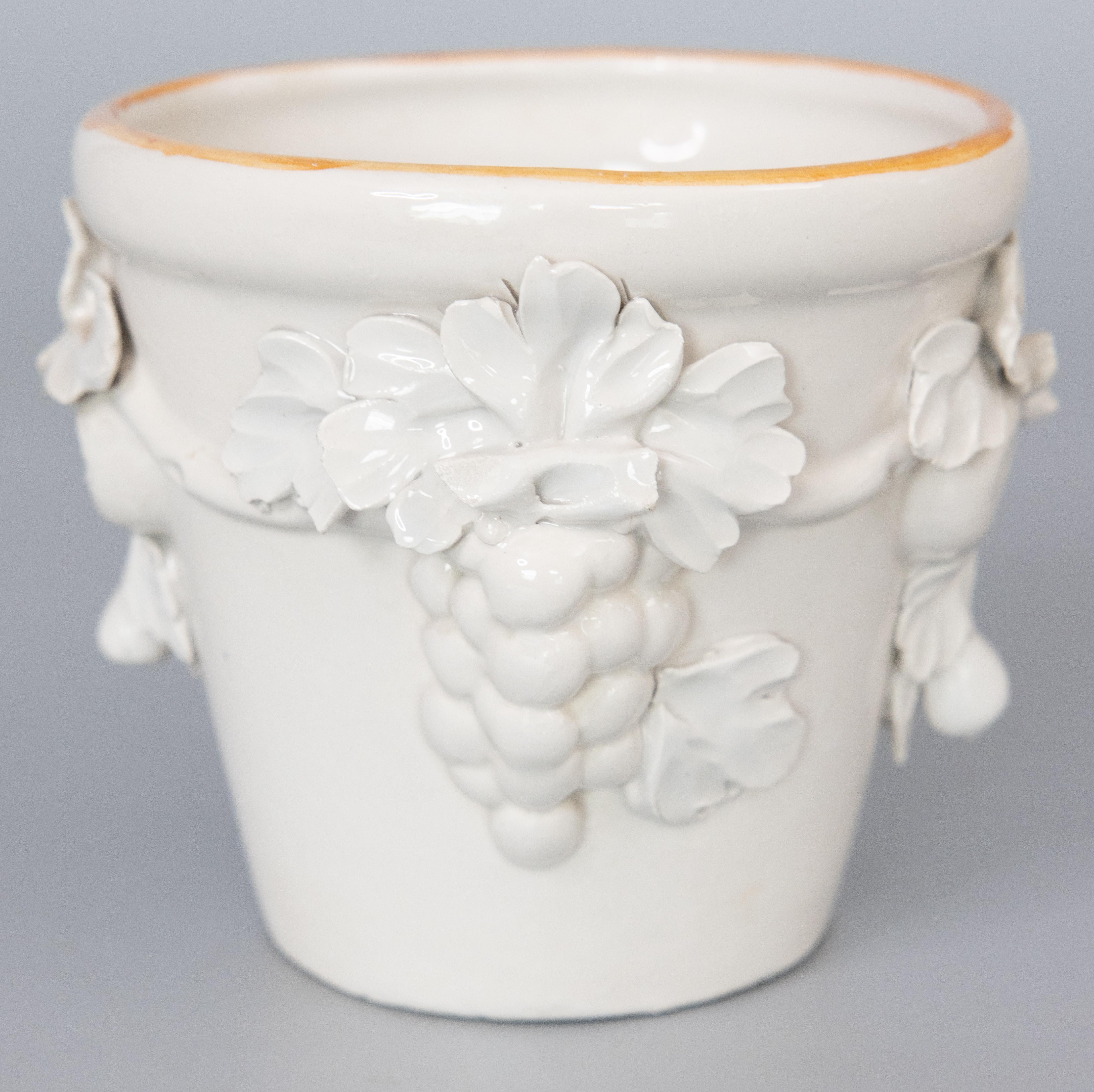 Mid-20th Century Italian White Blanc De Chine Cachepot Planter In Good Condition For Sale In Pearland, TX