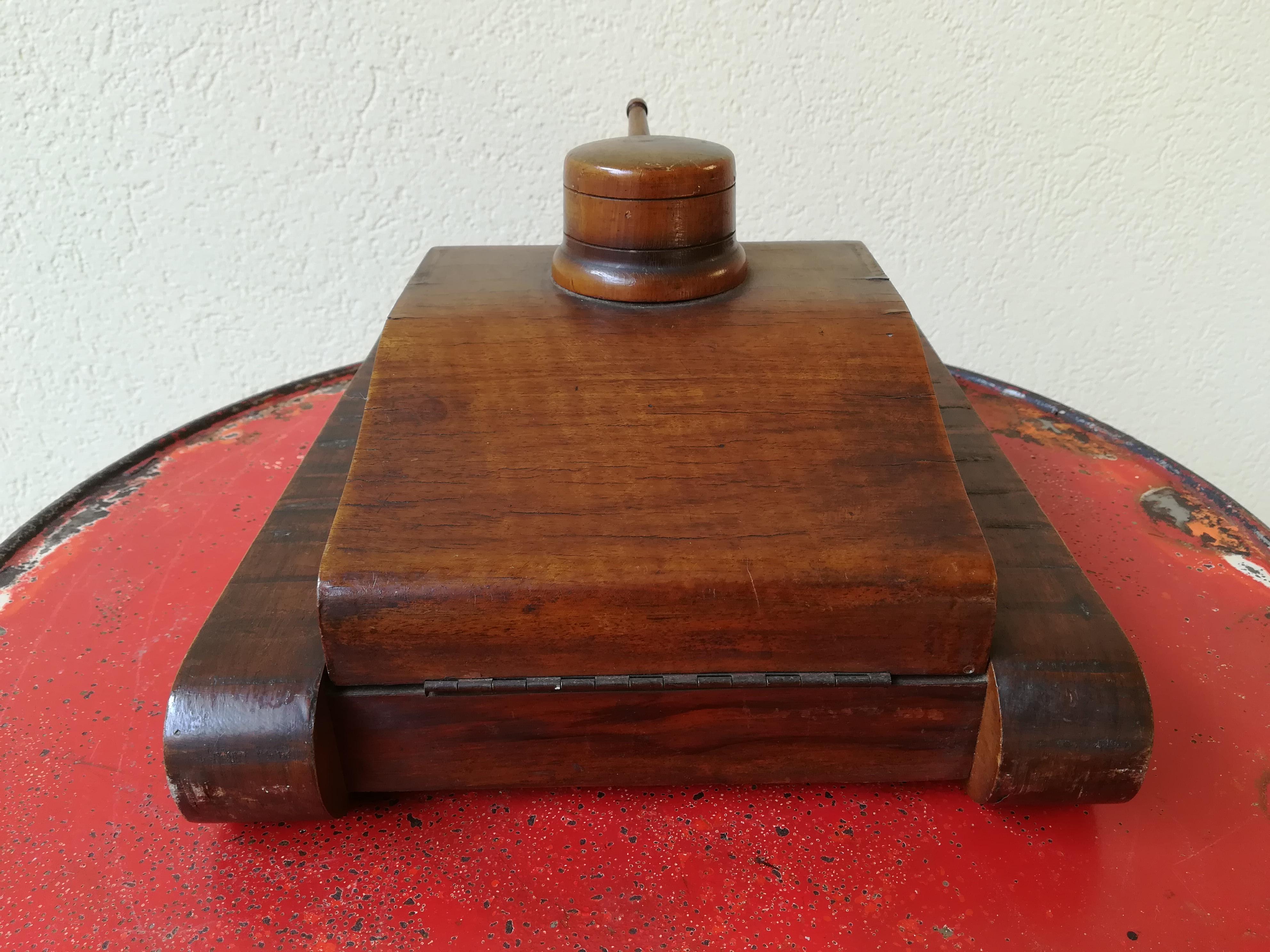 Mid-20th Century Italian Wood Box in a Shape of a Military Tank, 1940 For Sale 1