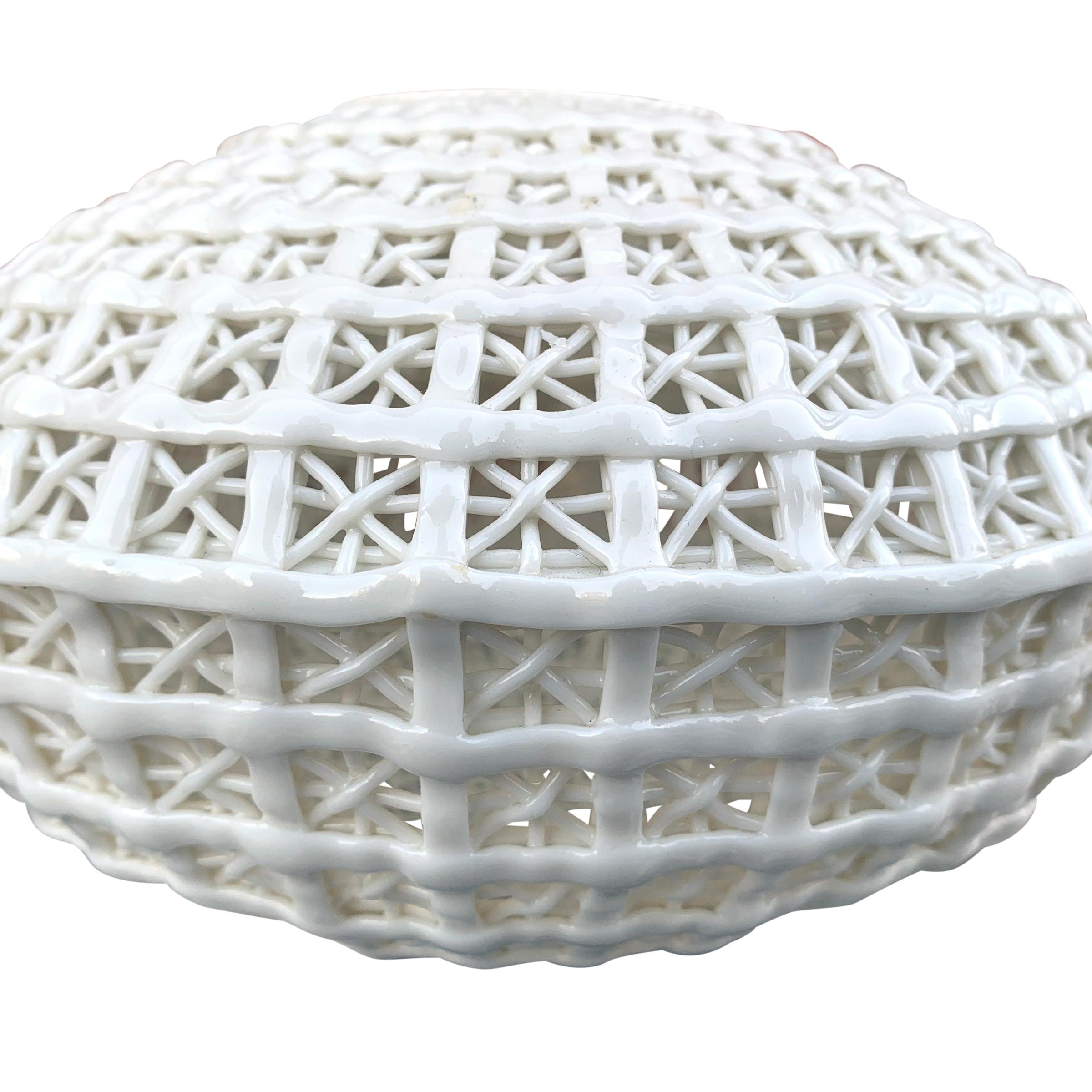 Escultura de porcelana tejida italiana de mediados del siglo XX Moderno de mediados de siglo en venta