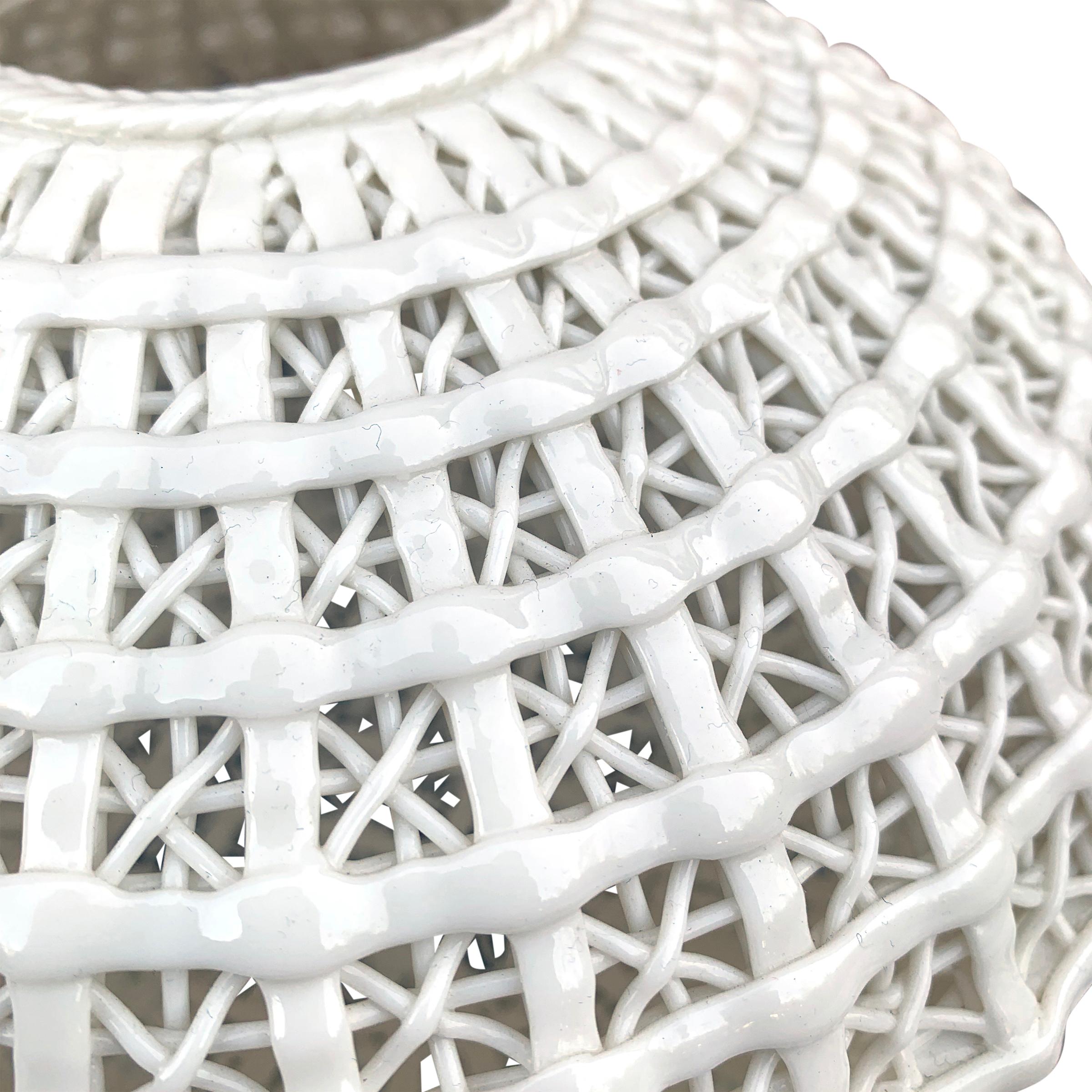 Escultura de porcelana tejida italiana de mediados del siglo XX Italiano en venta