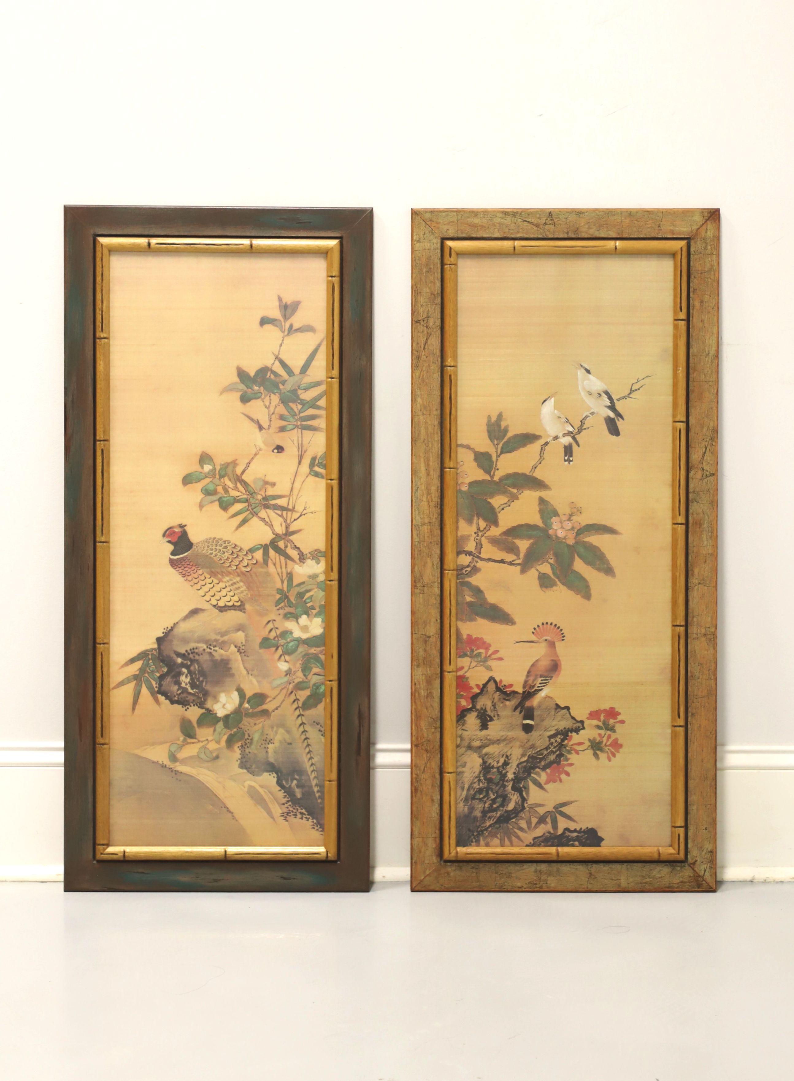 Paire de tableaux d'oiseaux encadrés en faux bambou japonais du milieu du 20e siècle 4