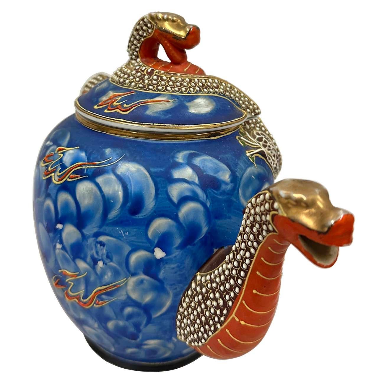 Set di teiere giapponesi Kutani Blue Moriage Dragonware della metà del XX secolo In condizioni buone in vendita a Pomona, CA