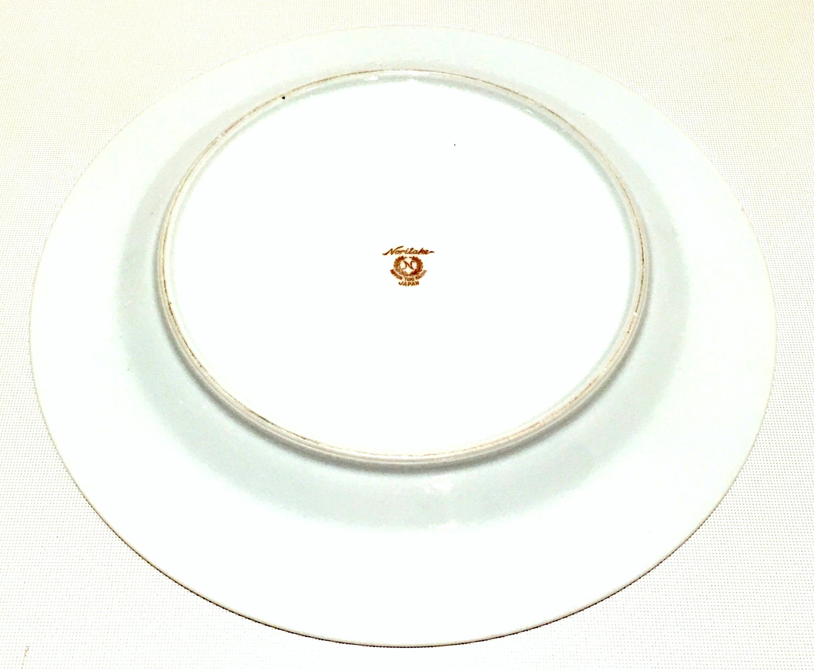 Mid-20th Century Japanese Porcelain Dinnerware Set of 23 Pieces By Noritake 12