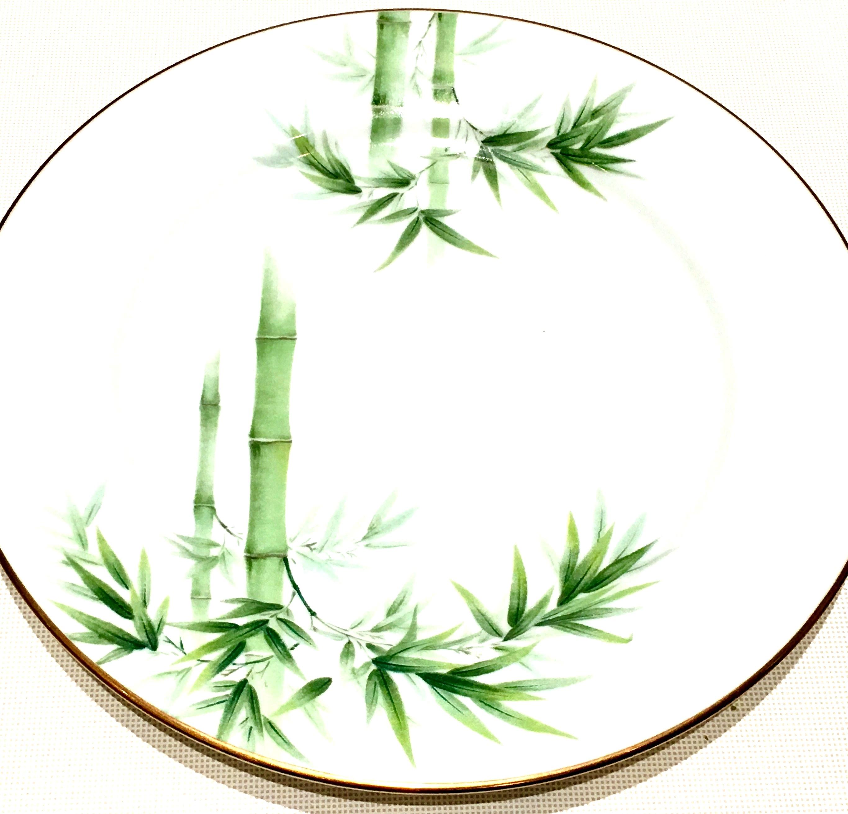 Mid-20th Century Japanese Porcelain Dinnerware Set of 23 Pieces By Noritake 4