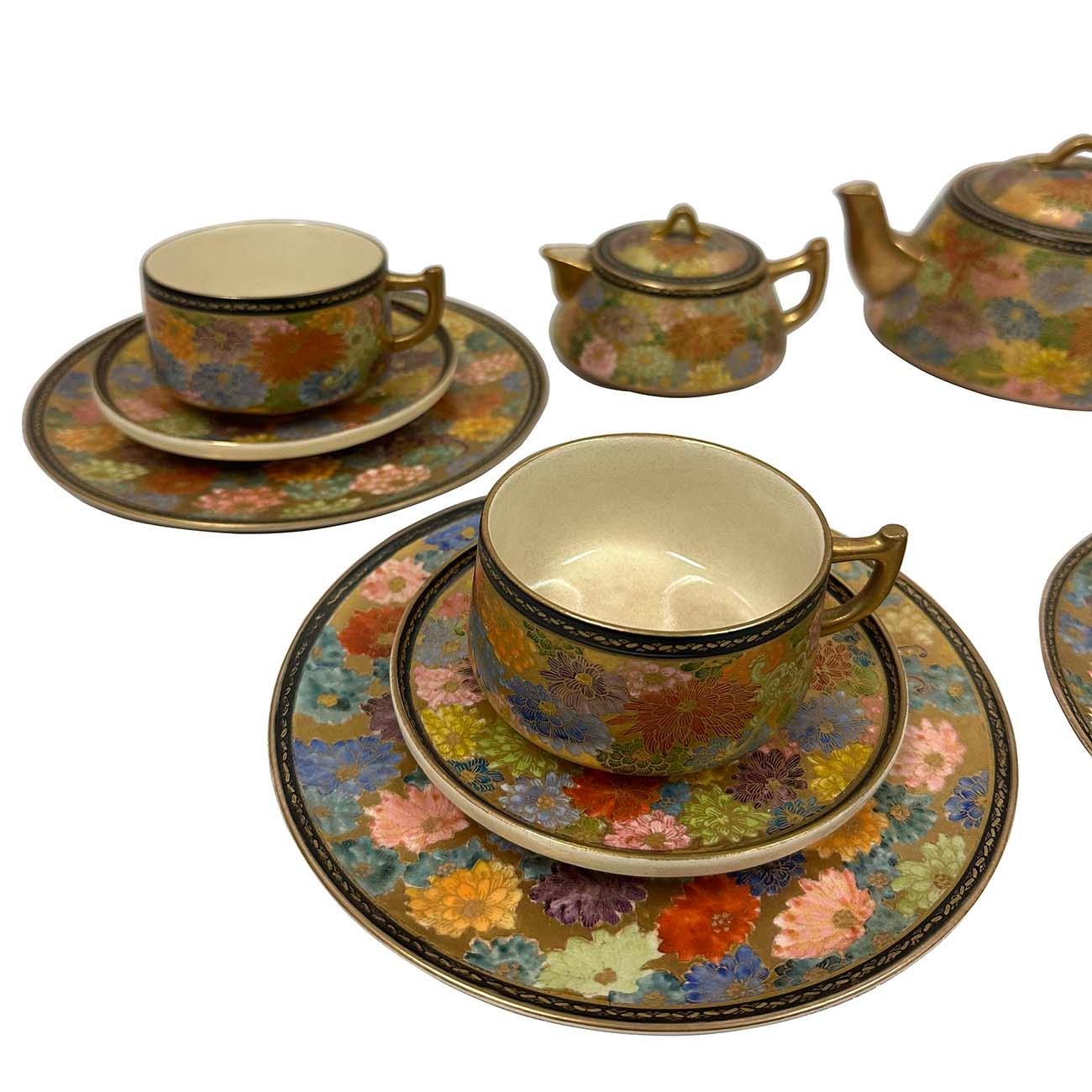 This Vintage Satsuma tea service set are hand painted richly decorated with a dense gilt & Thousand Flowers pattern. Comprising: Teapot, Sugar bowl, Milk jug, 5 cups & saucers. Marked, from Mid 20th century. Check the detailed pictures, you can see
