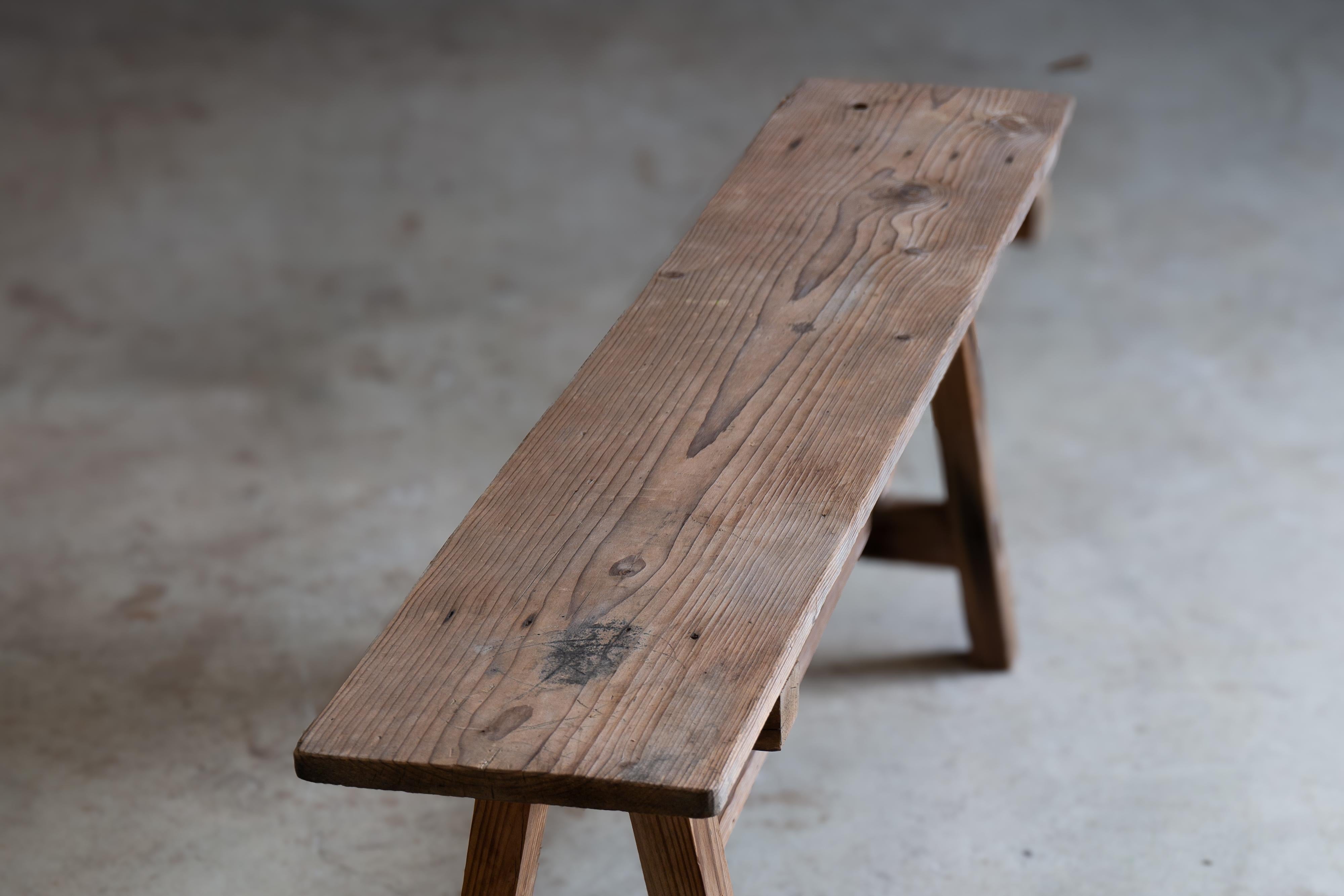 mediados del siglo 20 japonés vintage Sugi cedro banco largo wabi sabi, Japandi Arte popular en venta