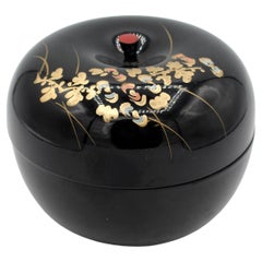 Mid-20th Century Japanese Yamanaka Lacquerware Sweets Box