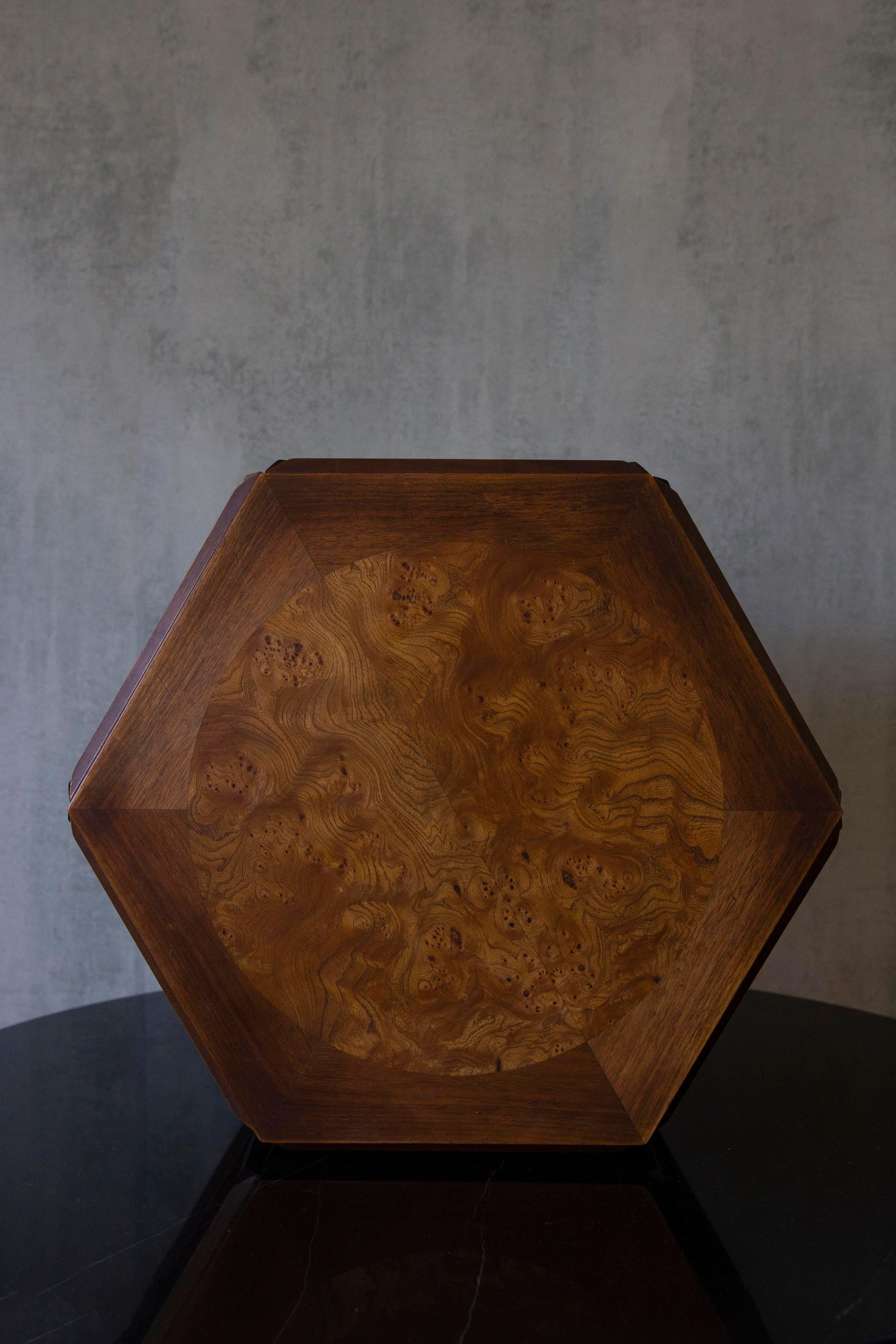 Pair of John Keal for Brown Saltman burl wood hexagon side tables. Also great together as a small coffee tables. Angled corners, lower shelves, black platforms, beautiful wood grain, original label, and sleek sculptural form. Circa Mid 20th Century.