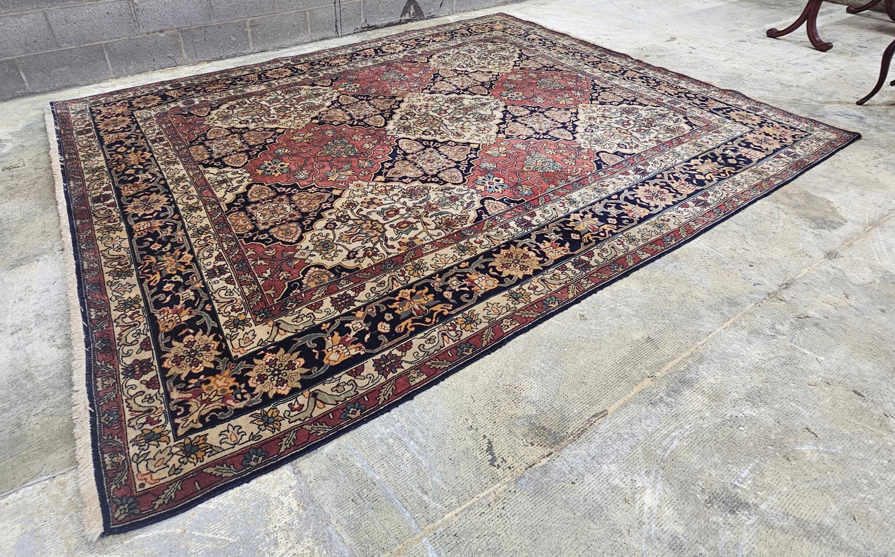 Kermanshah-Holzteppich aus der Mitte des 20. Jahrhunderts 8' x 10' (Wolle) im Angebot