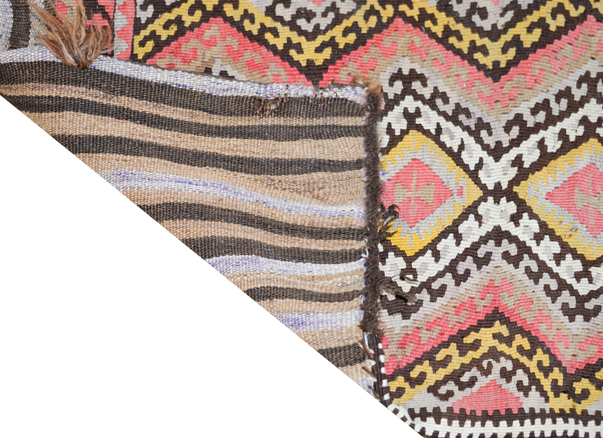 Mid-20th Century Kilim Rug For Sale 4