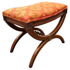 Milieu du 20e siècle Century Furniture Kindel Furniture Banc Curule en noyer et tapissé