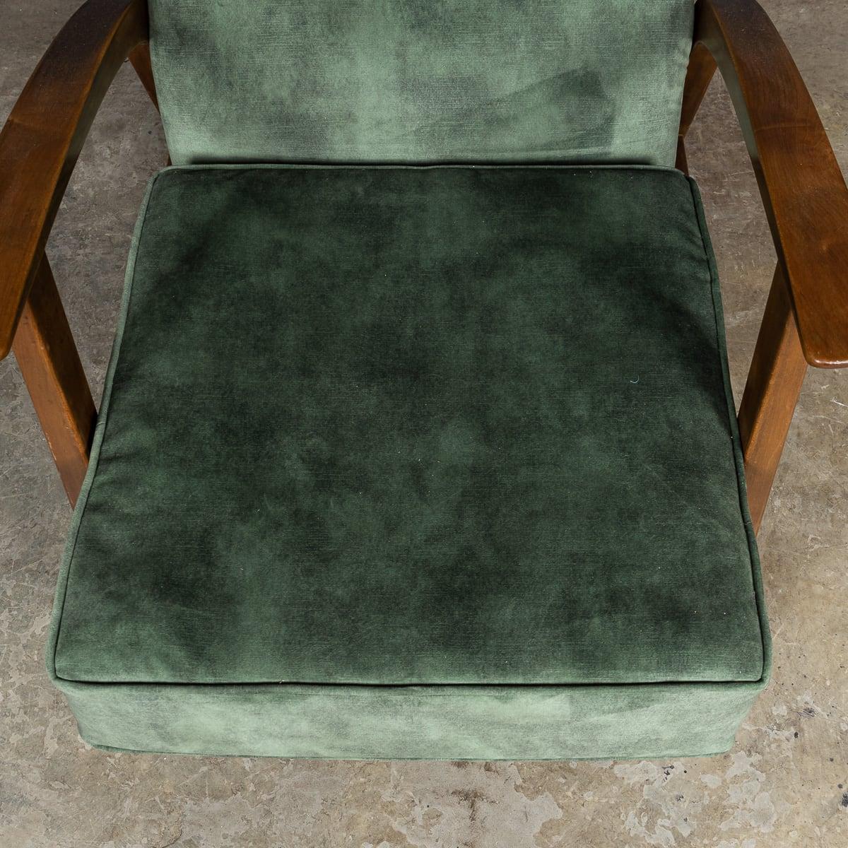 Milieu du XXe siècle Knoll Antimott Recliner & Footstool c.1960 en vente 8