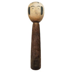 Muñeca de madera "Kokeshi" de mediados del siglo XX