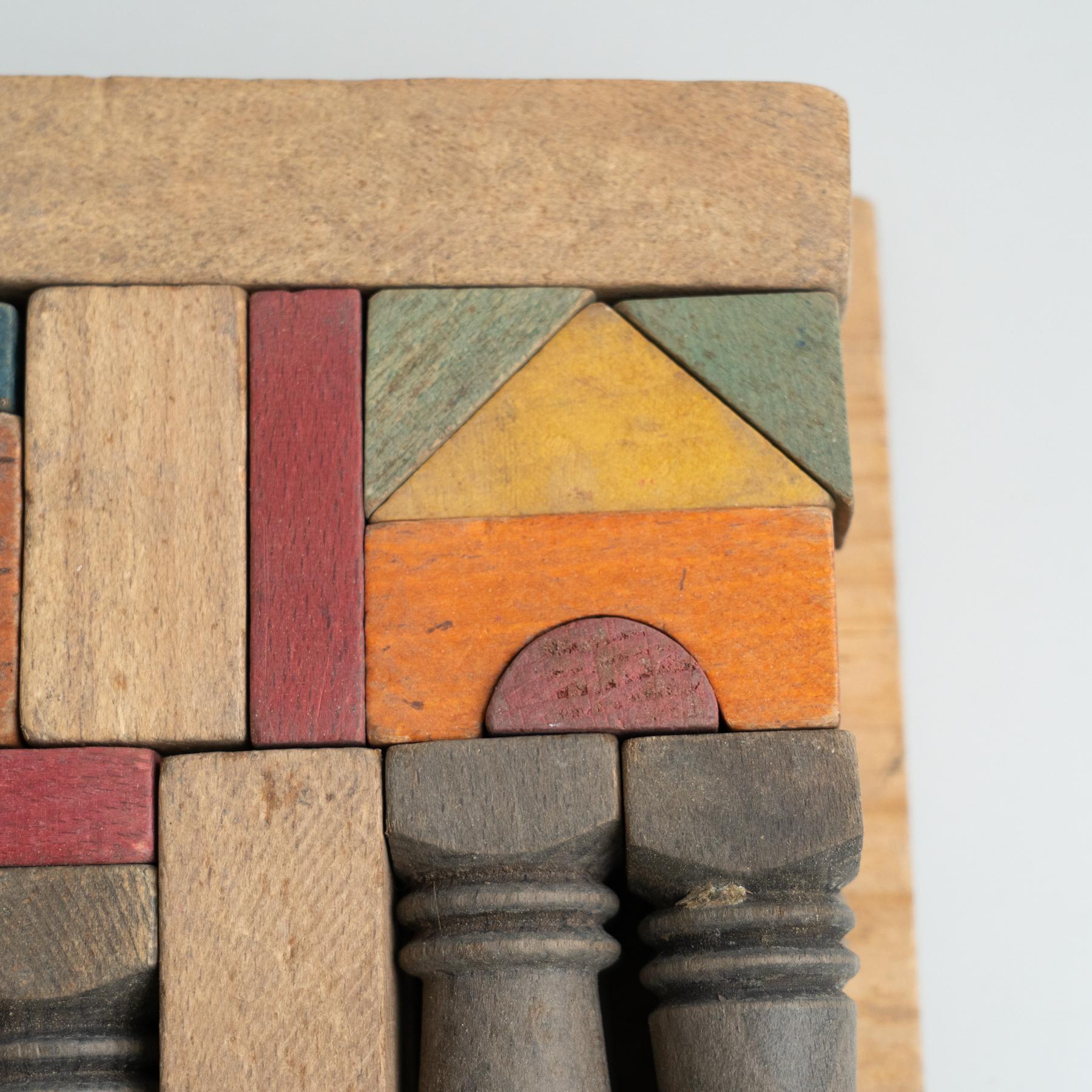 Mid-20th Century Lacquered Wooden Architectural Construction Set, Spain For Sale 5