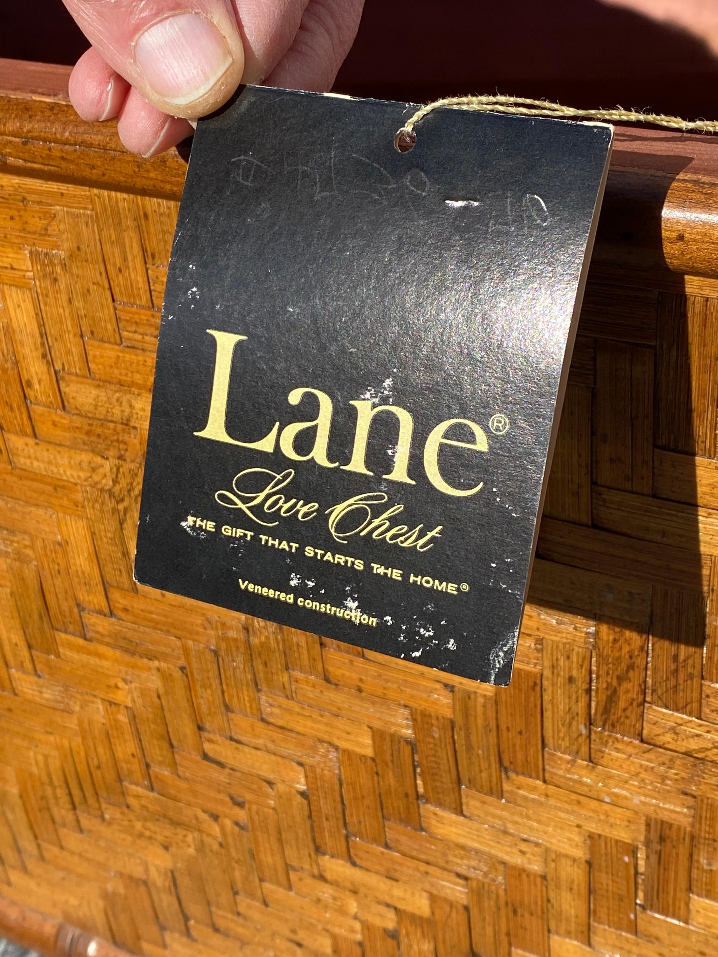 Mitte des 20. Jahrhunderts Lane Legacy Rattan Love Chest  im Angebot 7