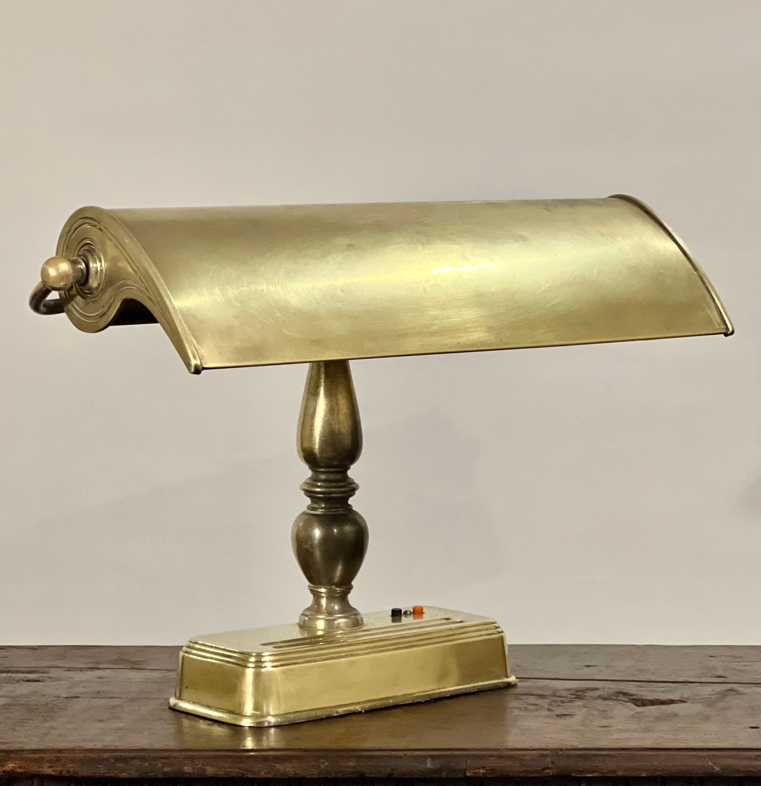 Mid 20th Century Large Brass Bankers Desk Lamp For Sale 6