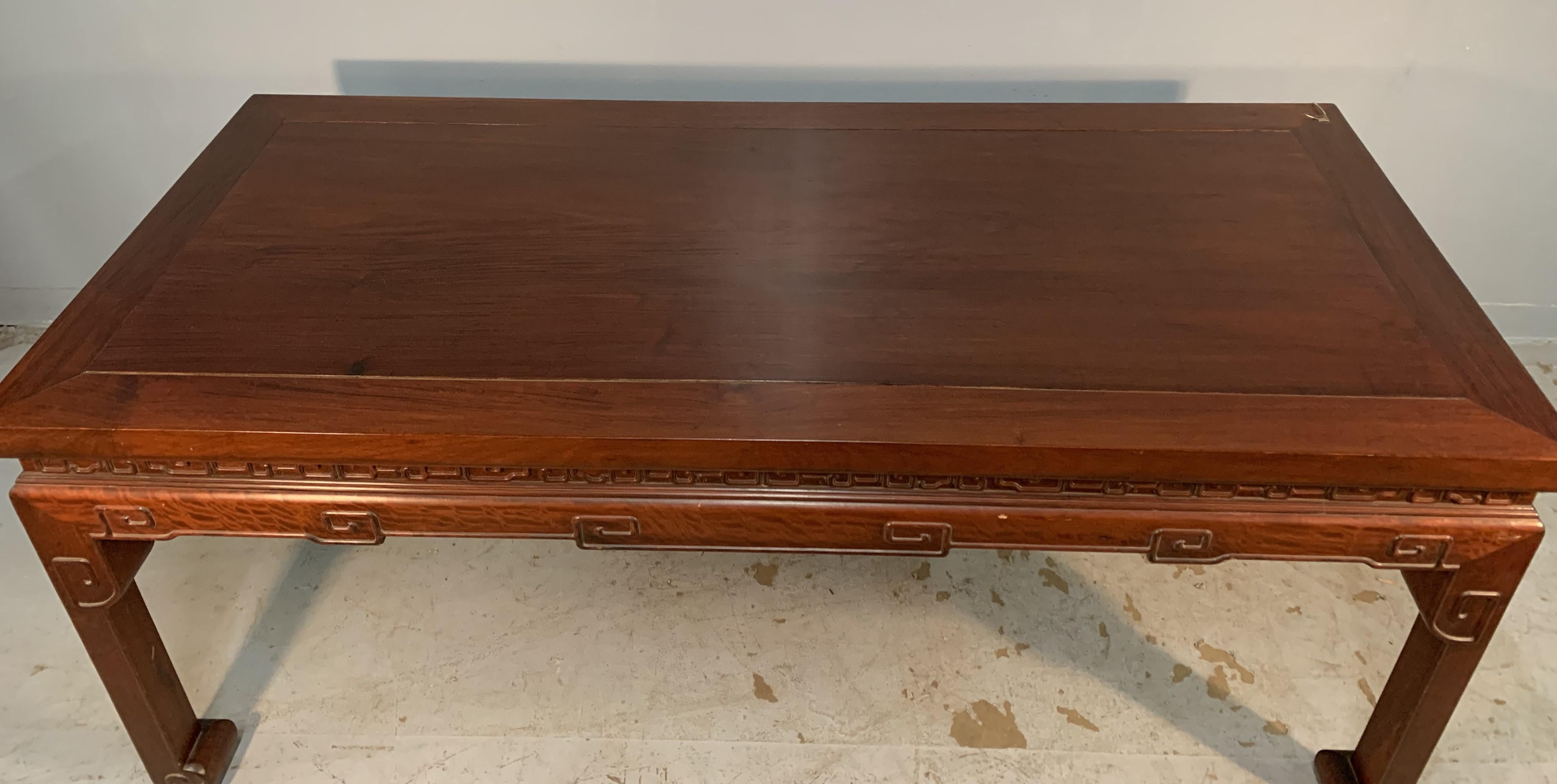 Mid-20th Century Large Chinese Rosewood Center Table In Good Condition For Sale In Dallas, TX