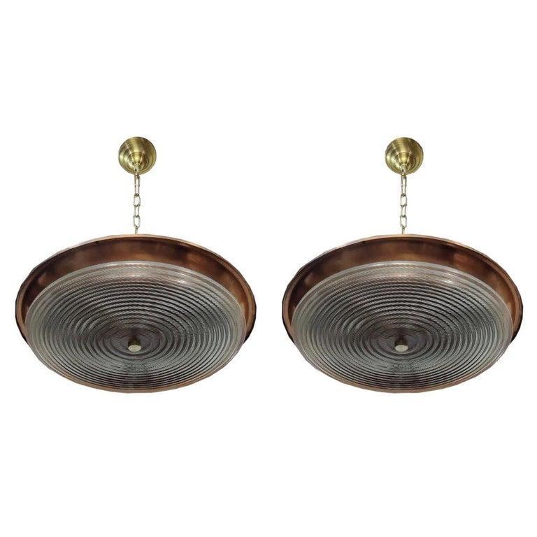 Lámpara colgante grande de cobre y cristal de plomo holófano de mediados del siglo XX Moderno de mediados de siglo en venta
