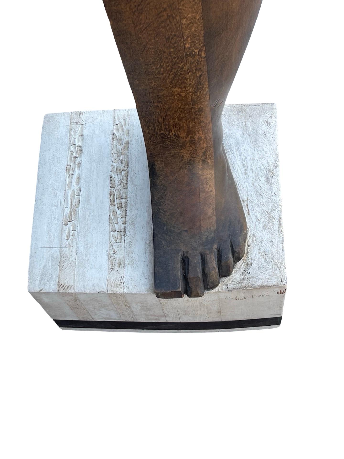 Grande scultura figurativa da terra di Robert Cremean della metà del XX secolo In condizioni buone in vendita a Pasadena, CA