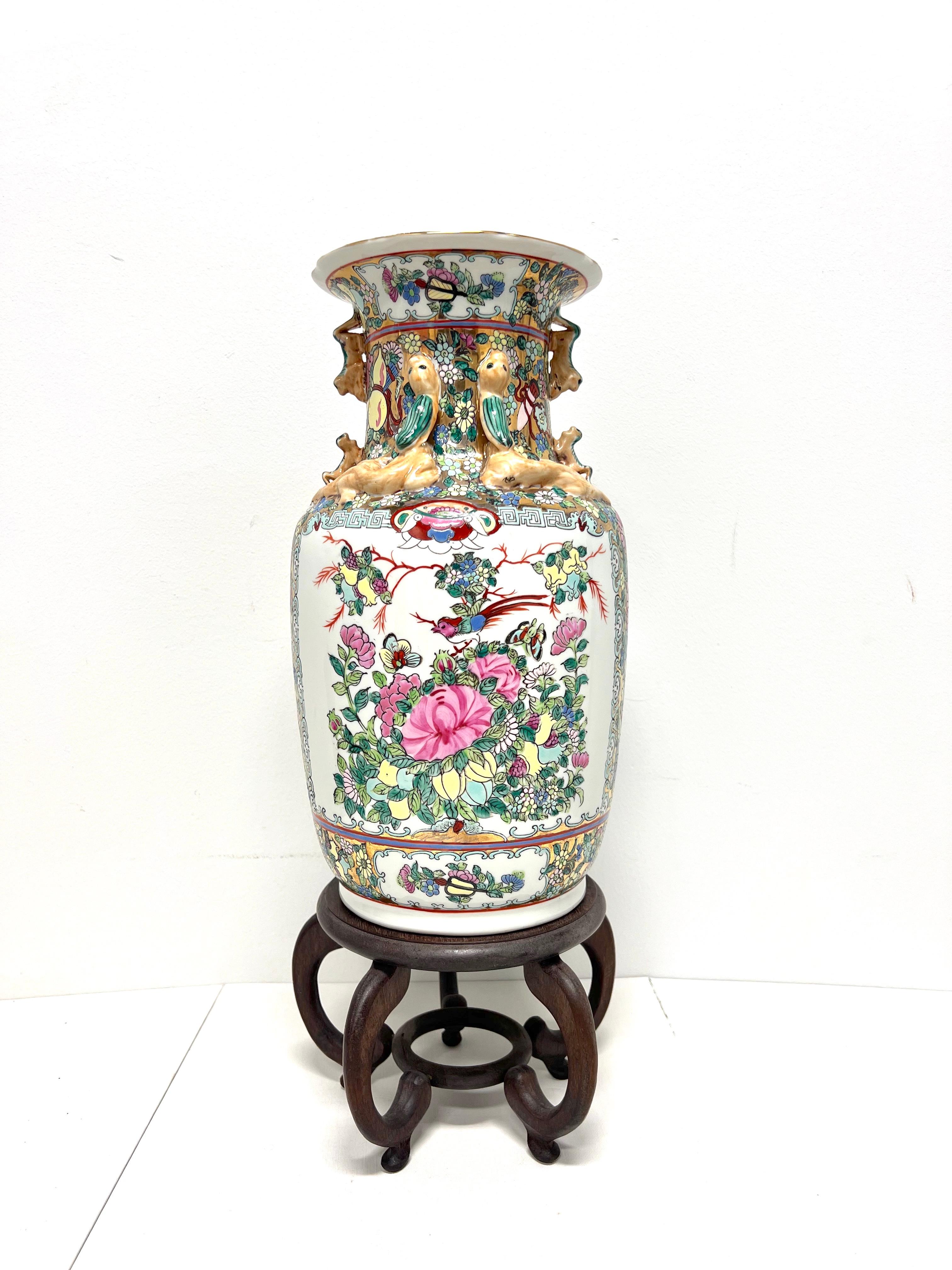 Chinoiserie Mid 20th Century Large Hong Kong Chinese Porcelain Hand Painted Vase on Stand For Sale