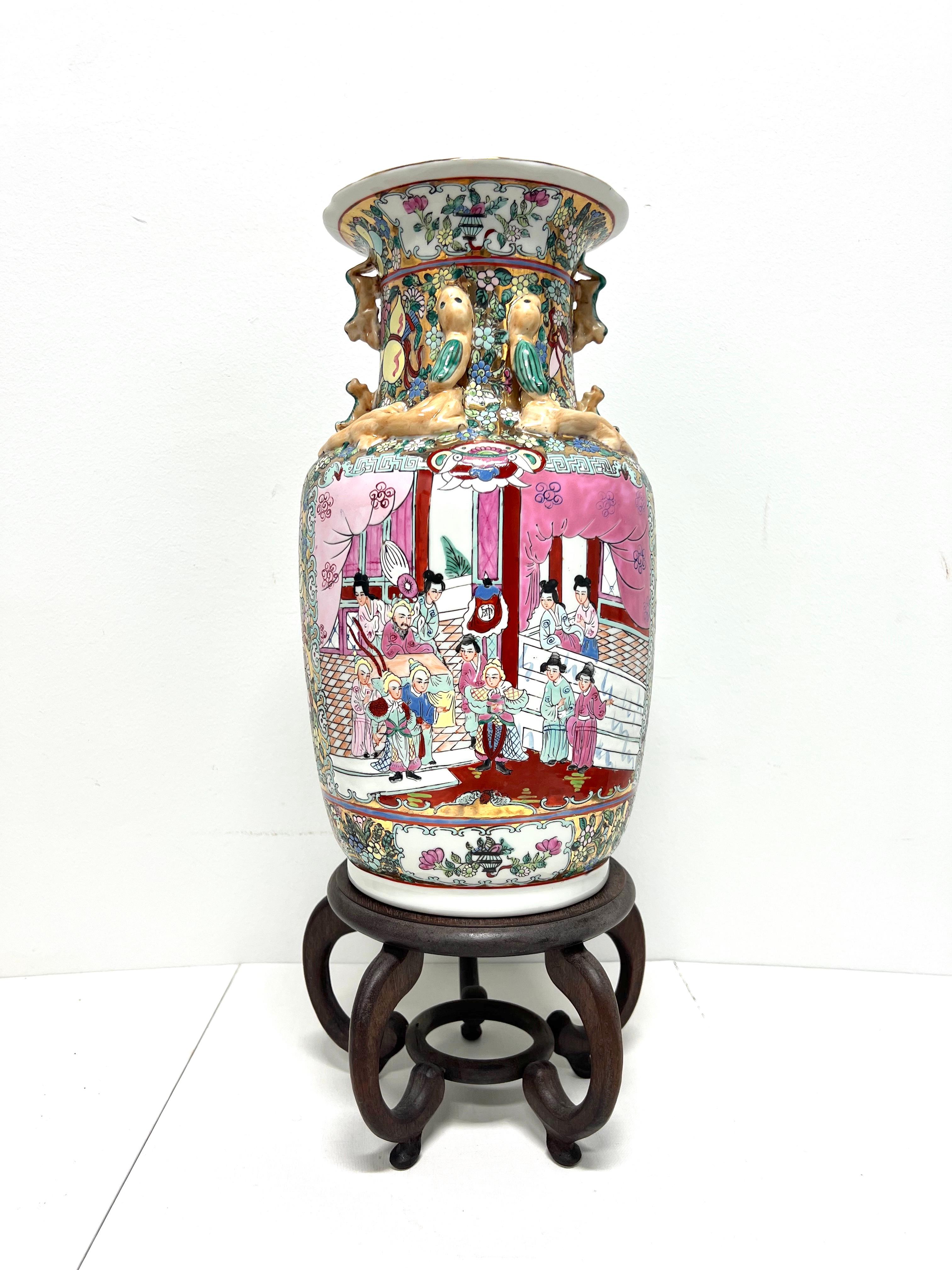 Mid 20th Century Large Hong Kong Chinese Porcelain Hand Painted Vase on Stand For Sale 3