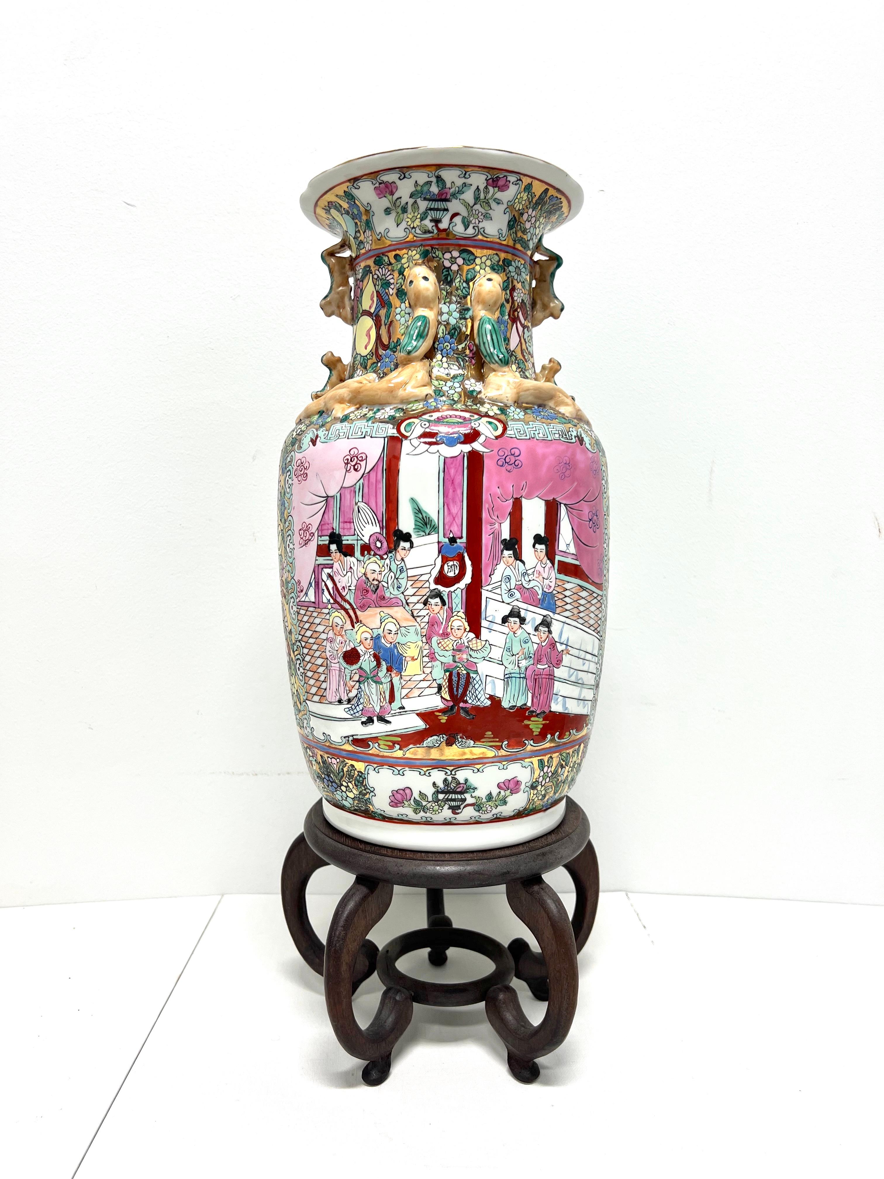 Mid 20th Century Large Hong Kong Chinese Porcelain Hand Painted Vase on Stand For Sale 2