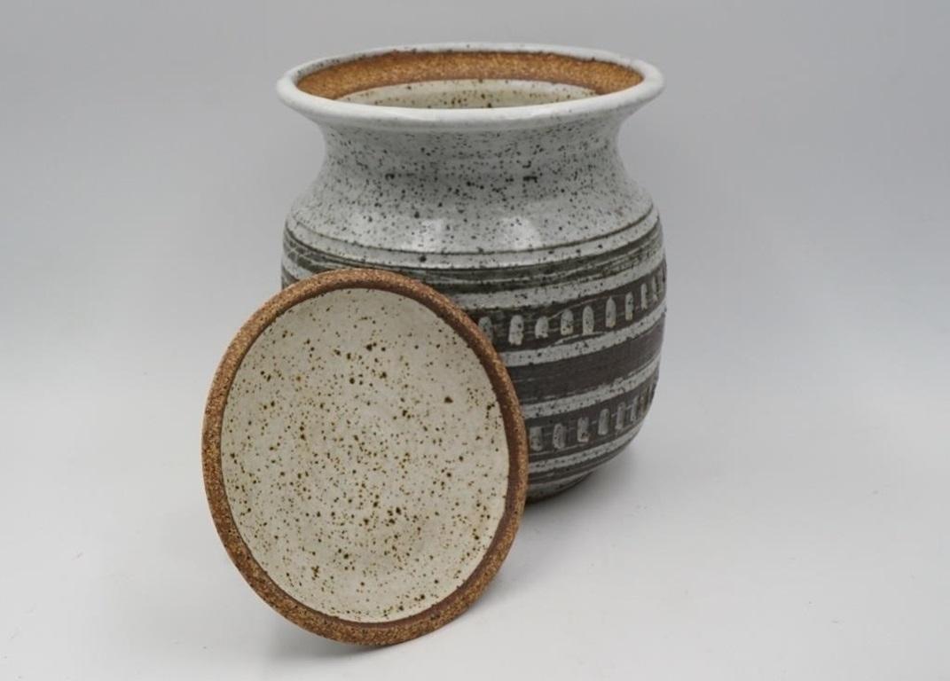 Mid 20th Century Large Joel Edwards Lidded Jar In Good Condition For Sale In Seguin, TX