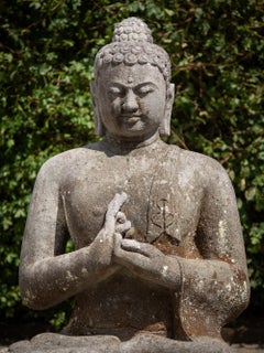 Große alte Lavastein-Buddha-Statue aus der Mitte des 20. Jahrhunderts in Dharmachakra-Mudra