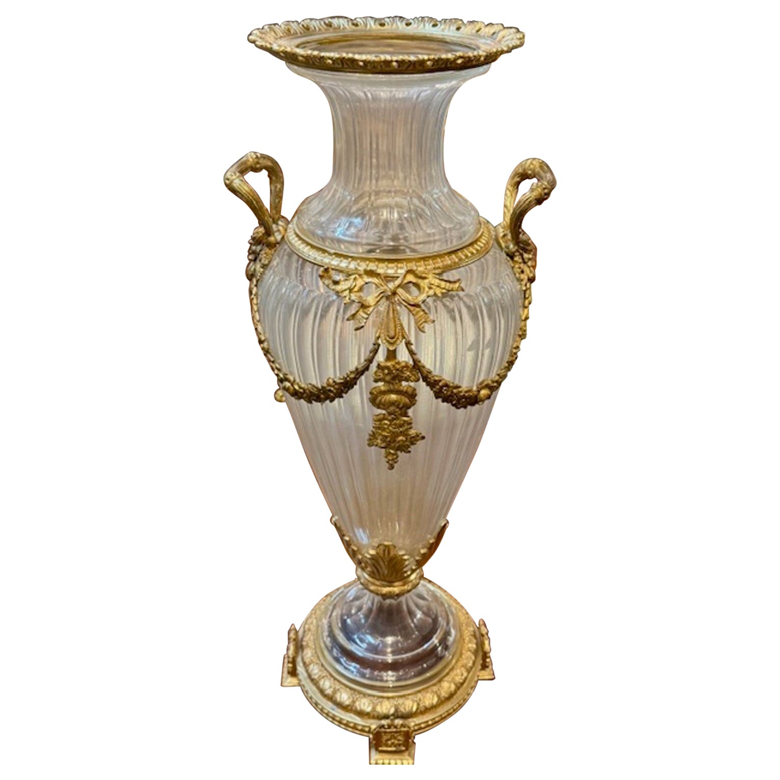 Vaso Baccarat Manner di grandi dimensioni della metà del XX secolo in vendita