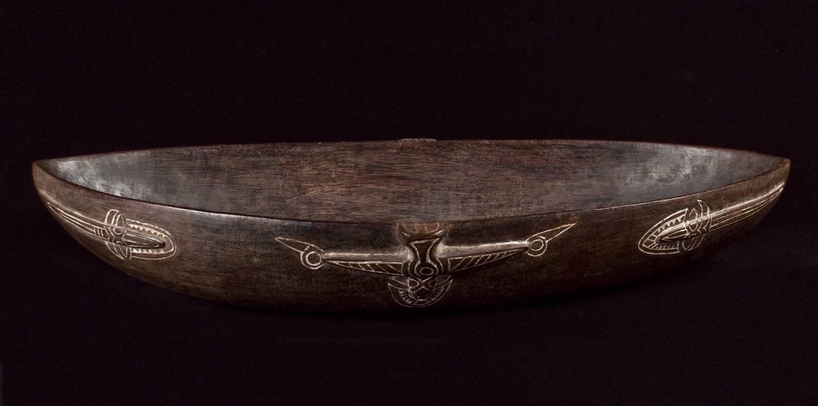 Hand-Carved Mid-20th Century Large Tribal Wood Food Bowl, Papua New Guinea