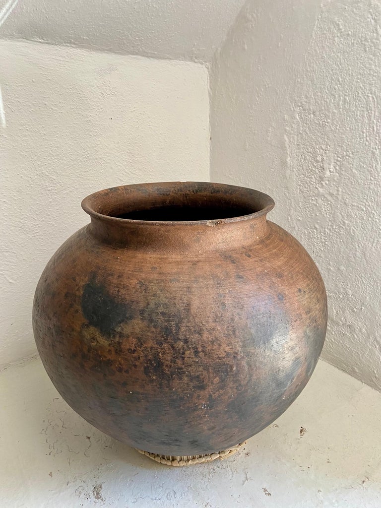 Mid-20th Century Mid 20th Century Large Water Pot from Mexico For Sale