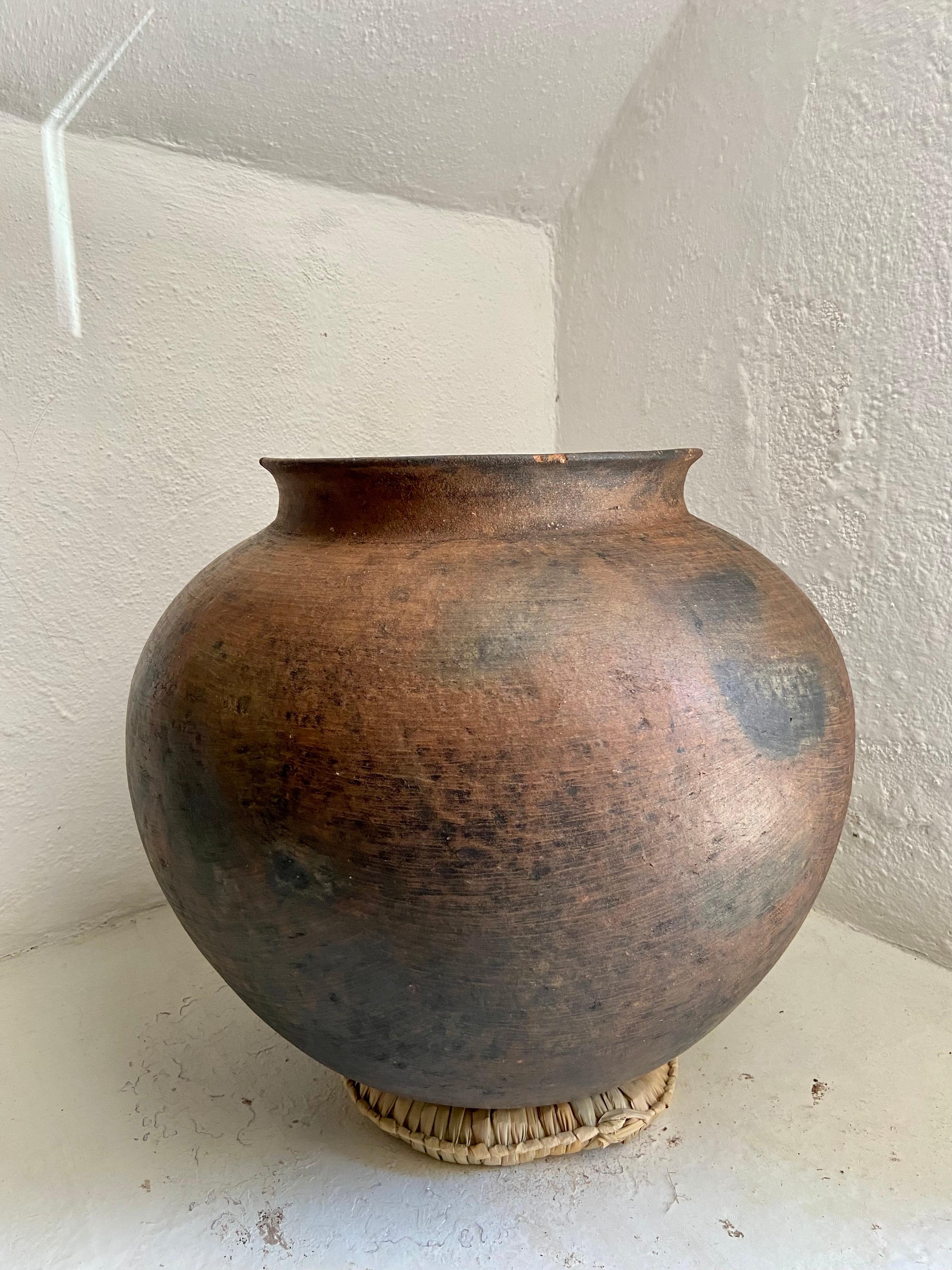 Ceramic Mid 20th Century Large Water Pot from Mexico