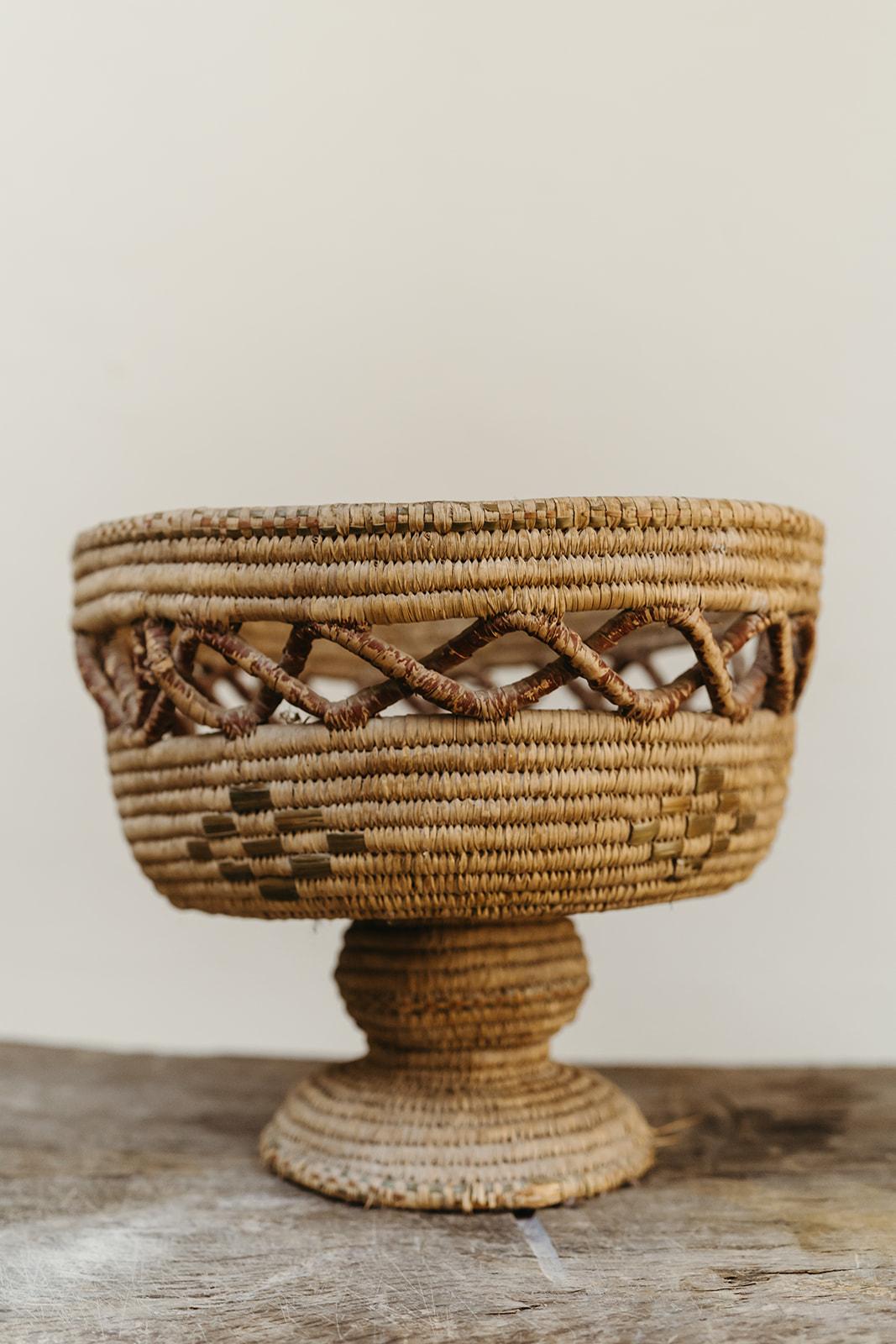 a lovely wicker bowl, fine work, quite big, highly decorative item ... 