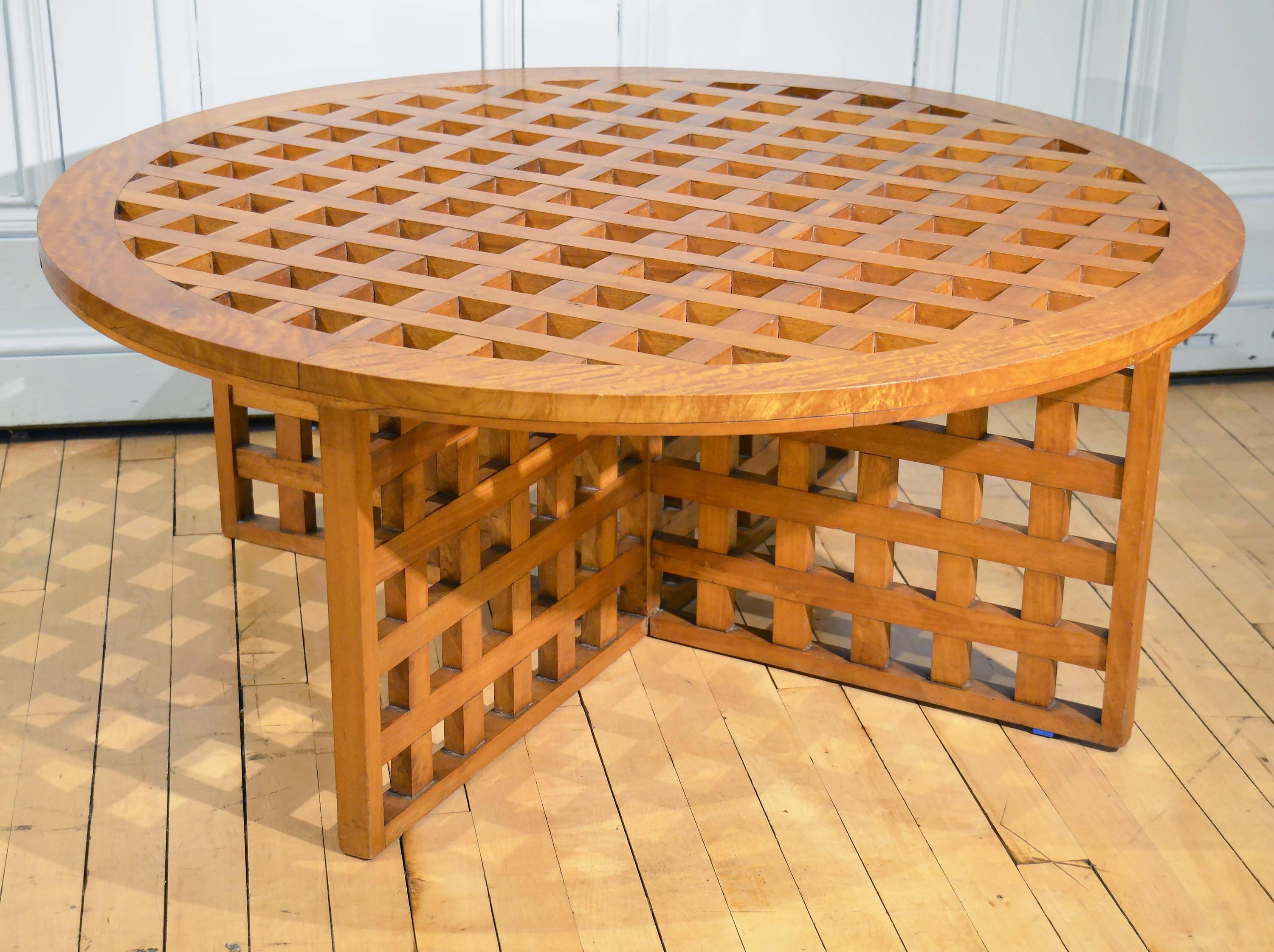 Mid-20th Century Lattice Satinwood Table In Good Condition In London, GB