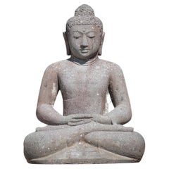 Statue de Bouddha en lavastone d'Indonésie du milieu du XXe siècle  OriginalBuddhas