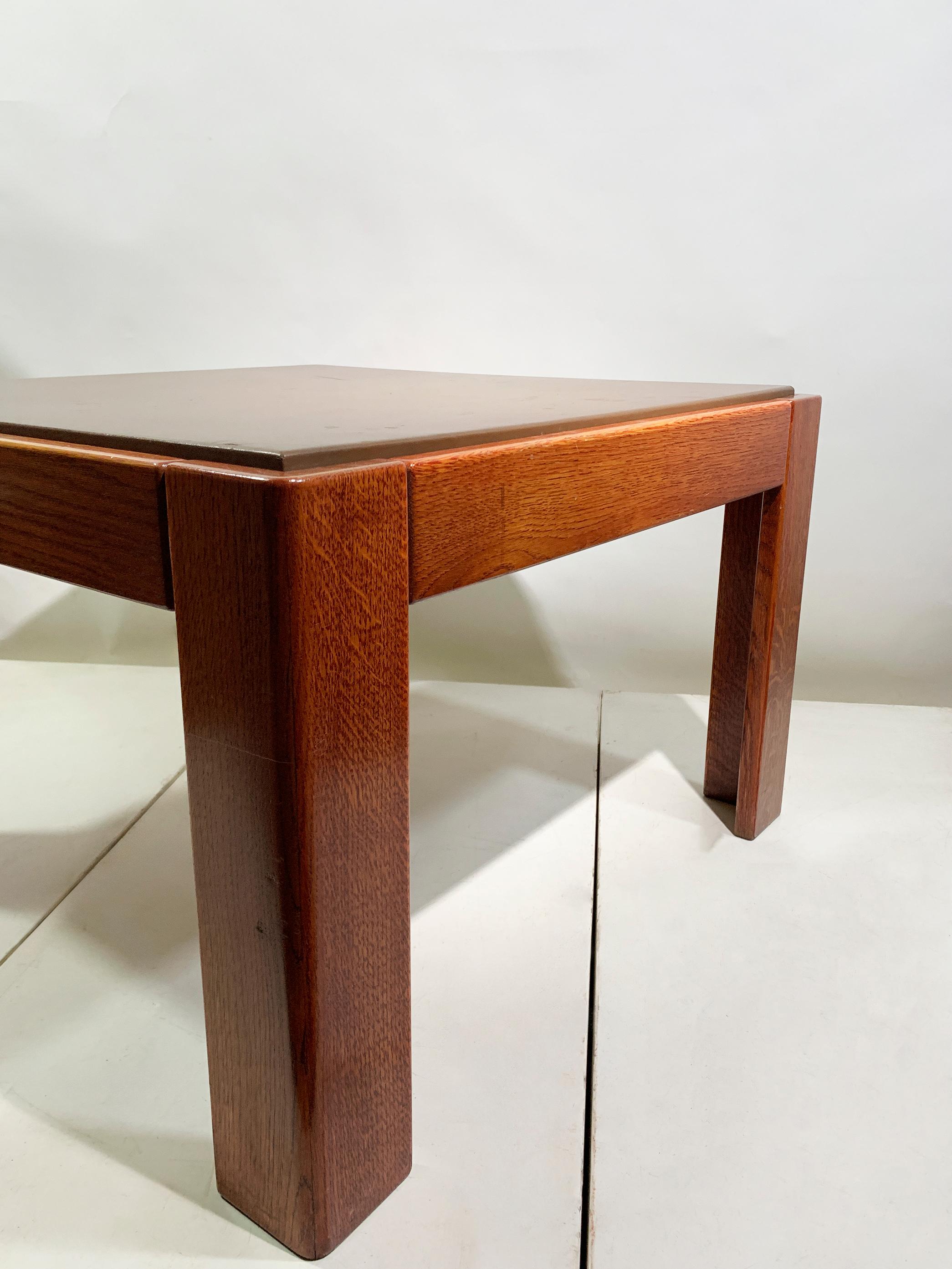 Francese Tavolino in pelle e legno della metà del XX secolo, CIRCA 1960, Francia in vendita