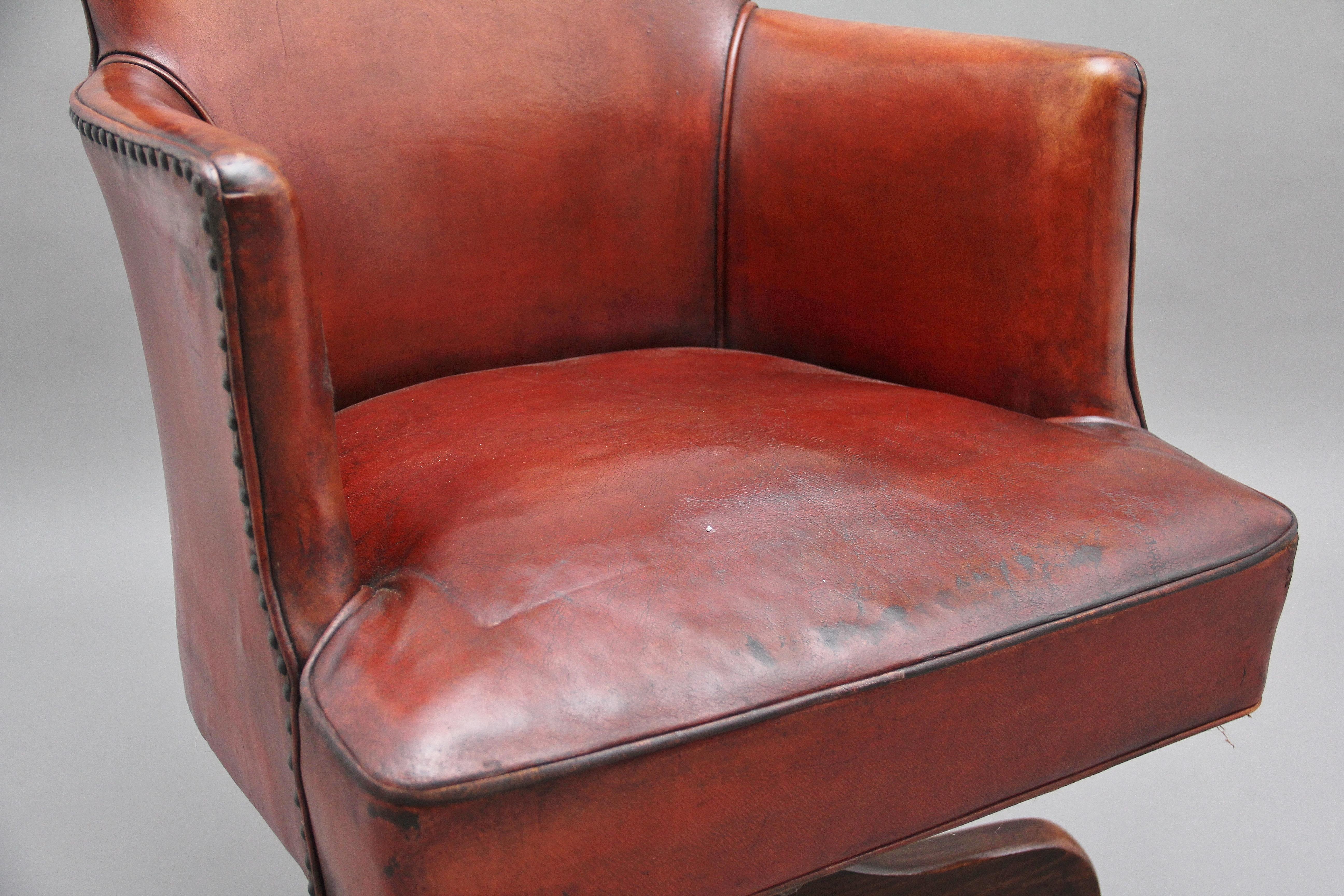Mid-20th Century Leather Swivel Desk Chair 4