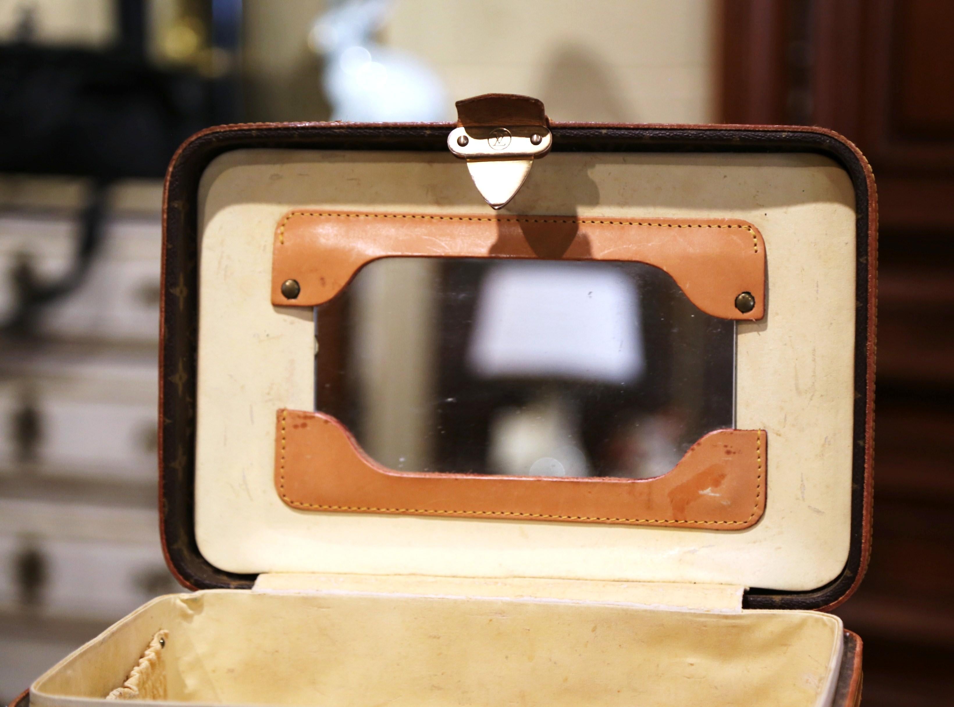 French Mid-20th Century Louis Vuitton Train Case Vanity Travel Make Up Box