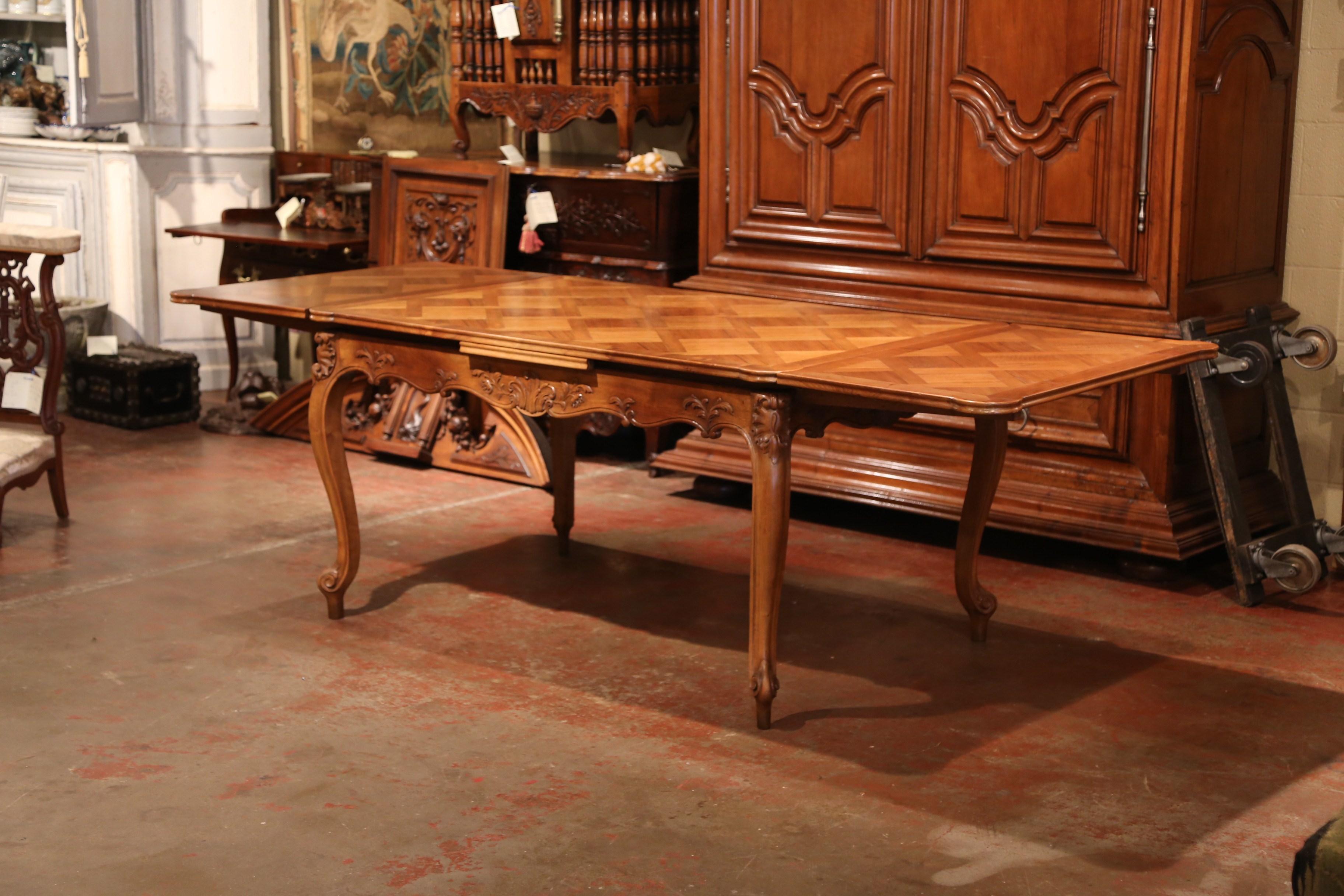 Mid-20th Century Louis XV Carved Walnut Parquetry Table with Leaves 3