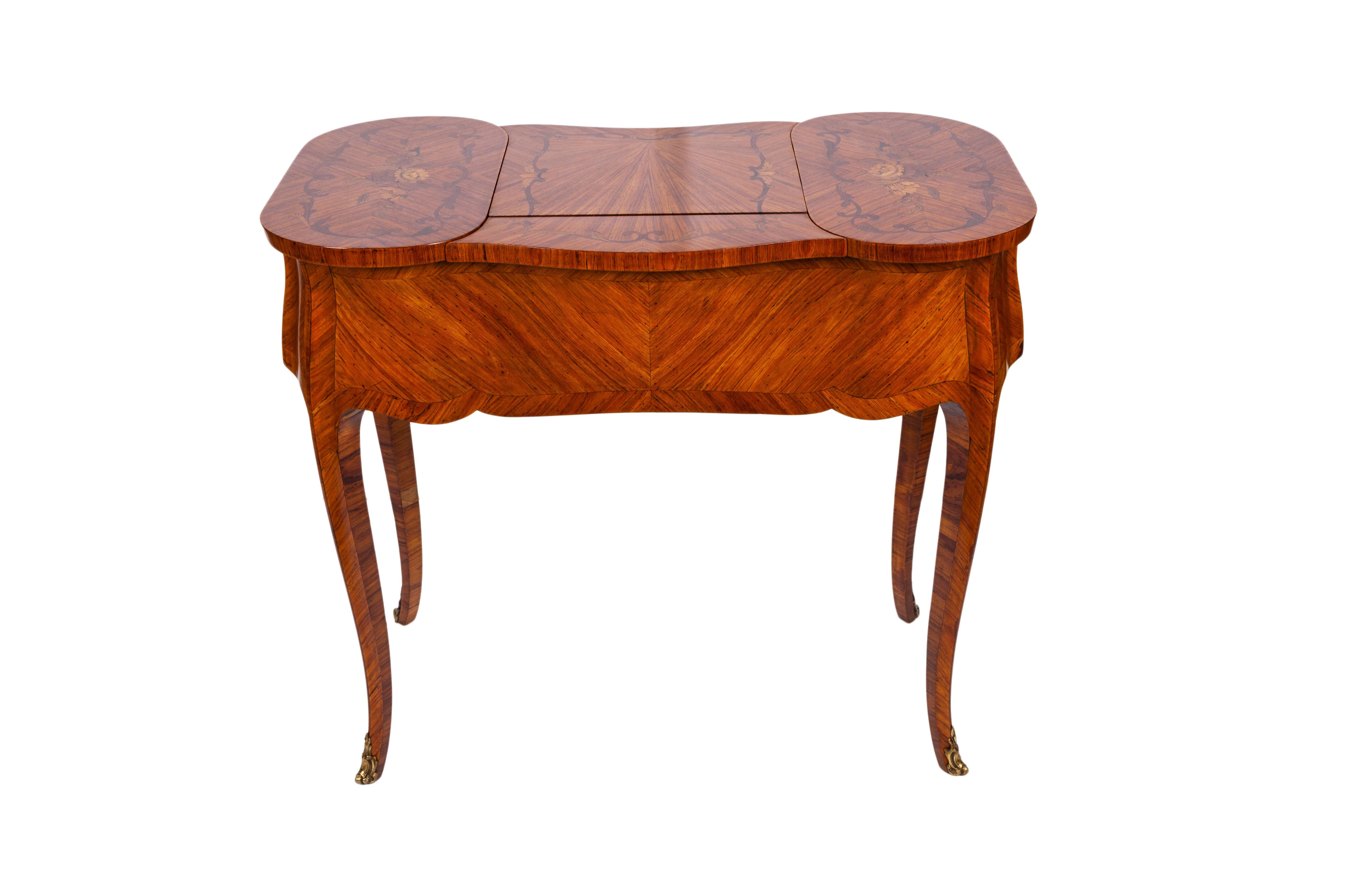 Mid-20th Century Louis XV Rosewood French Bonheur Du Jour or Dressing Table For Sale 1