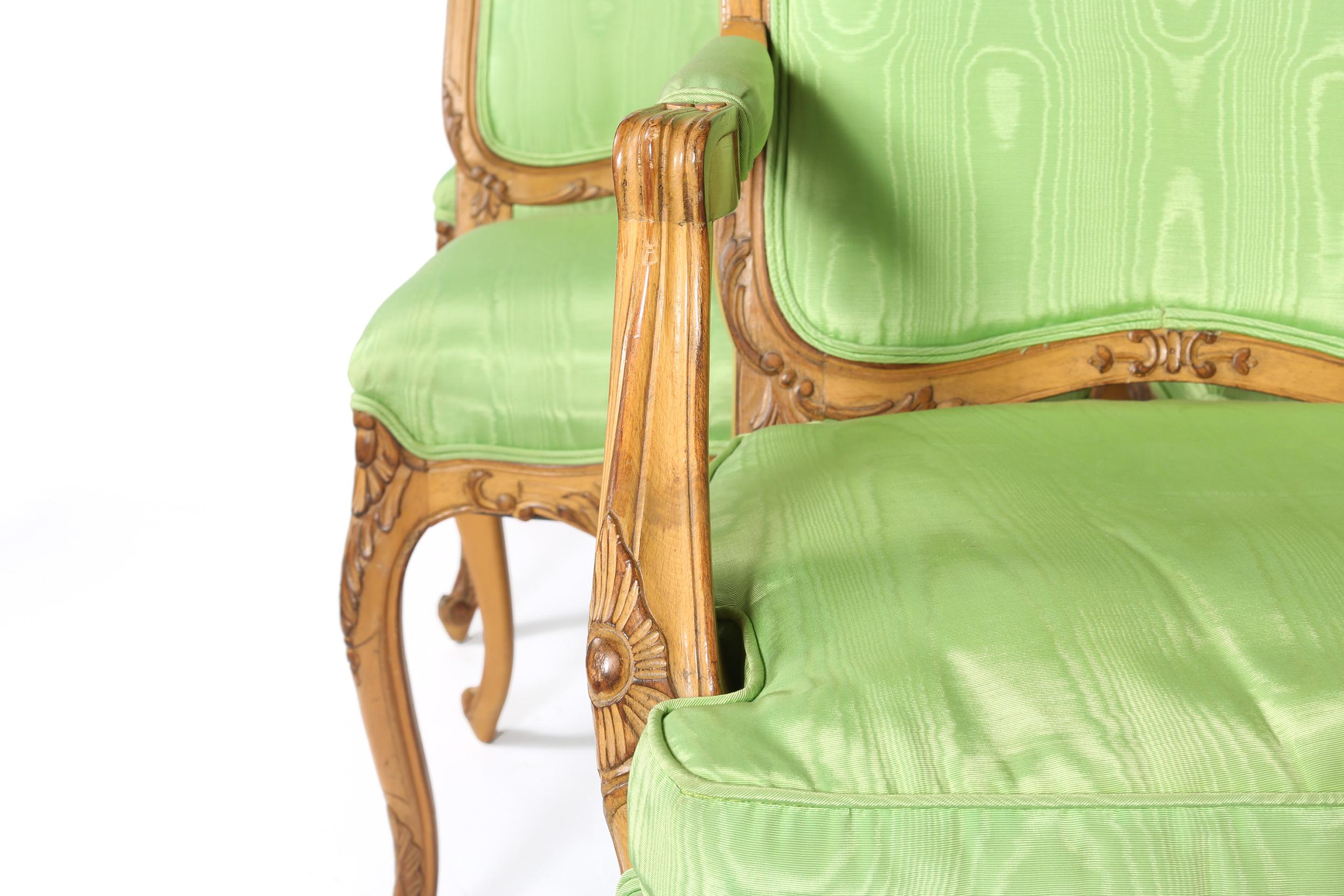 Mid-20th Century Louis XV Style Dining Room Chairs In Good Condition In Tarry Town, NY